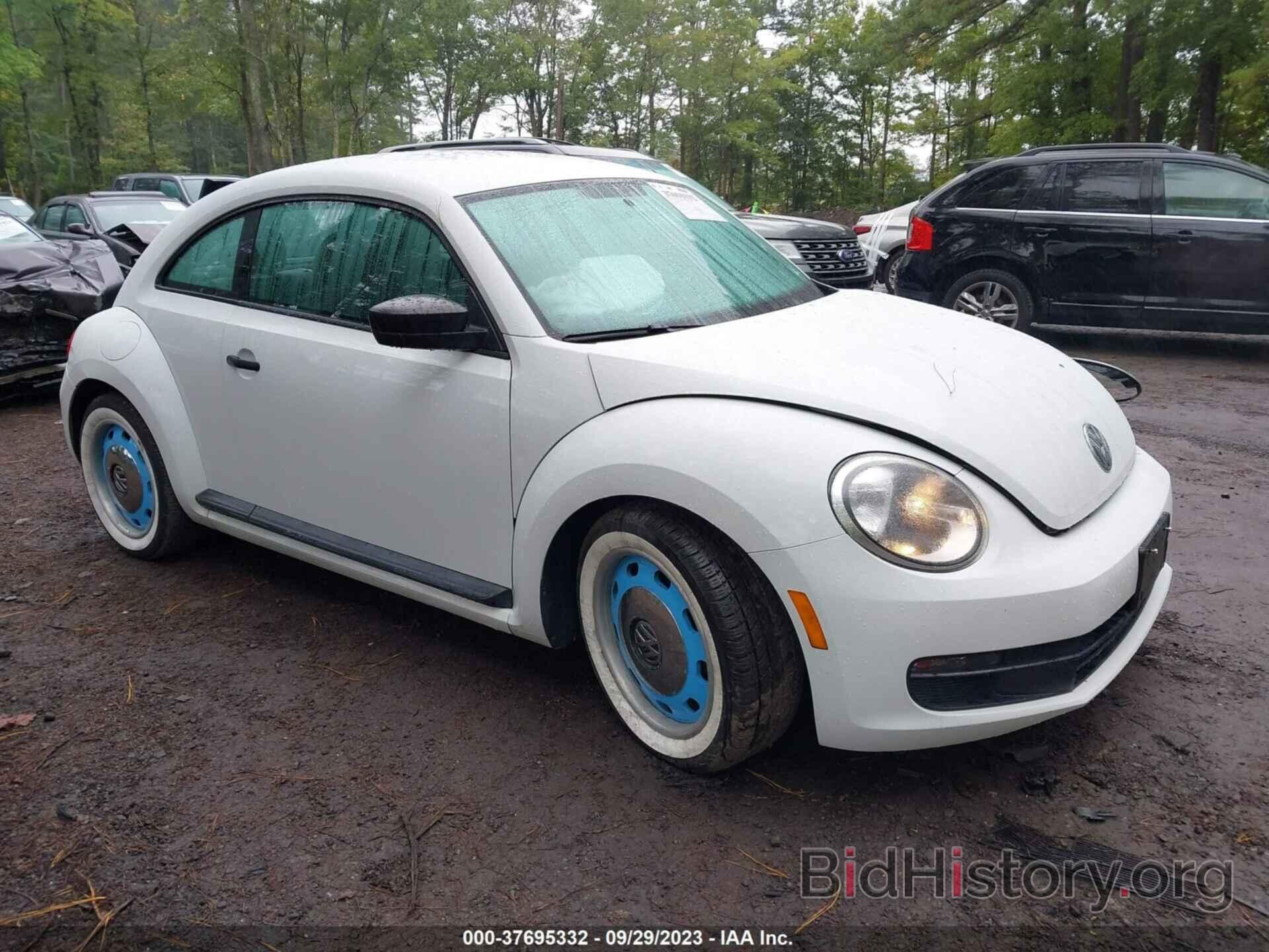 Photo 3VWF17AT2FM623583 - VOLKSWAGEN BEETLE COUPE 2015