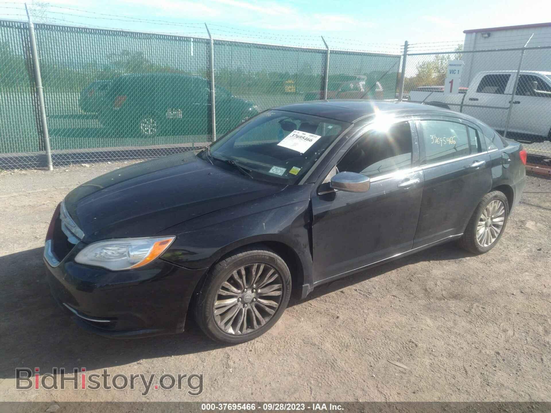 2012 CHRYSLER 200 - VIN: 1C3CCBCB1CN123122 - Фото 2