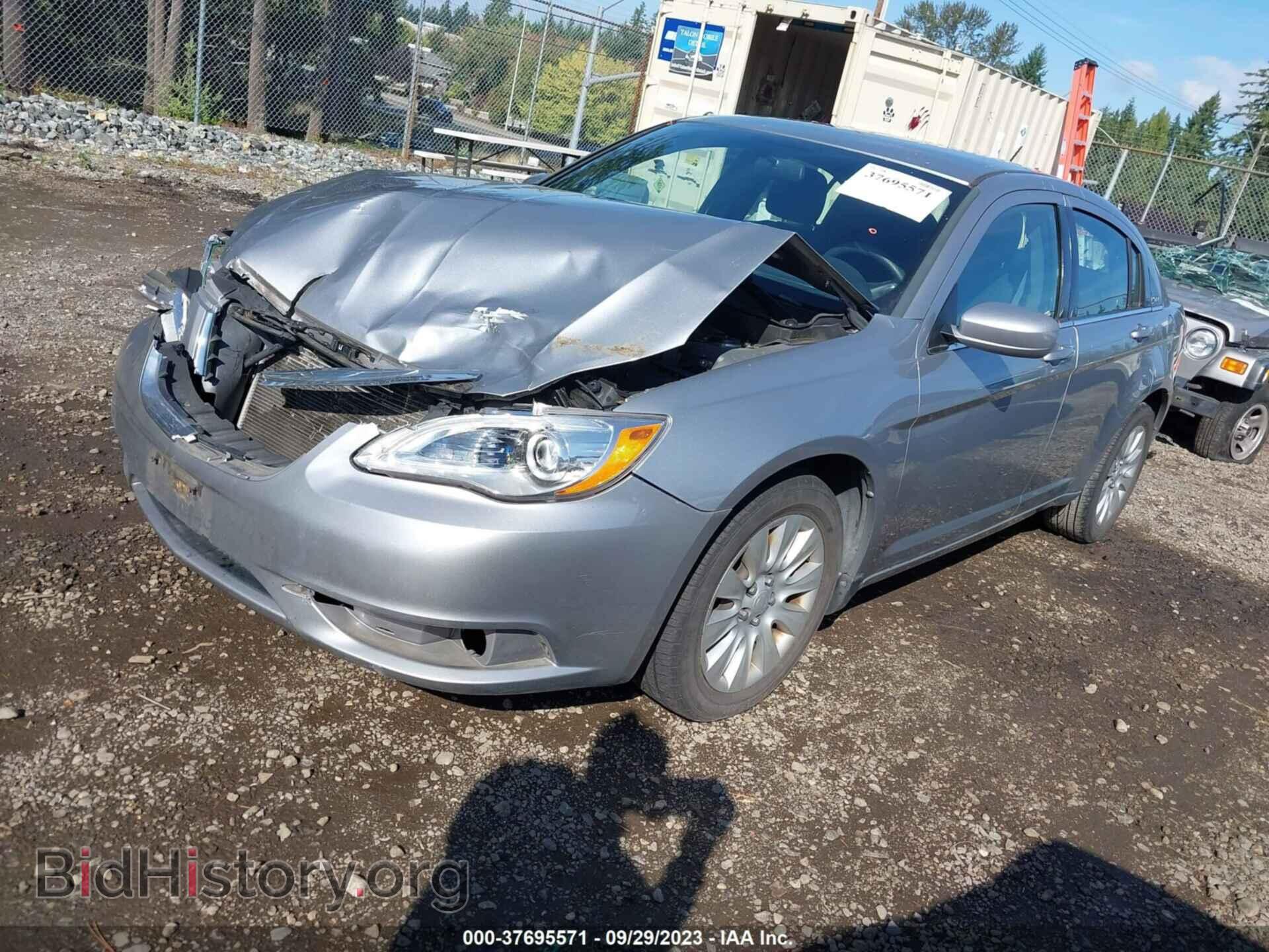 2013 CHRYSLER 200 - VIN: 1C3CCBAB1DN645530 - Photo 2