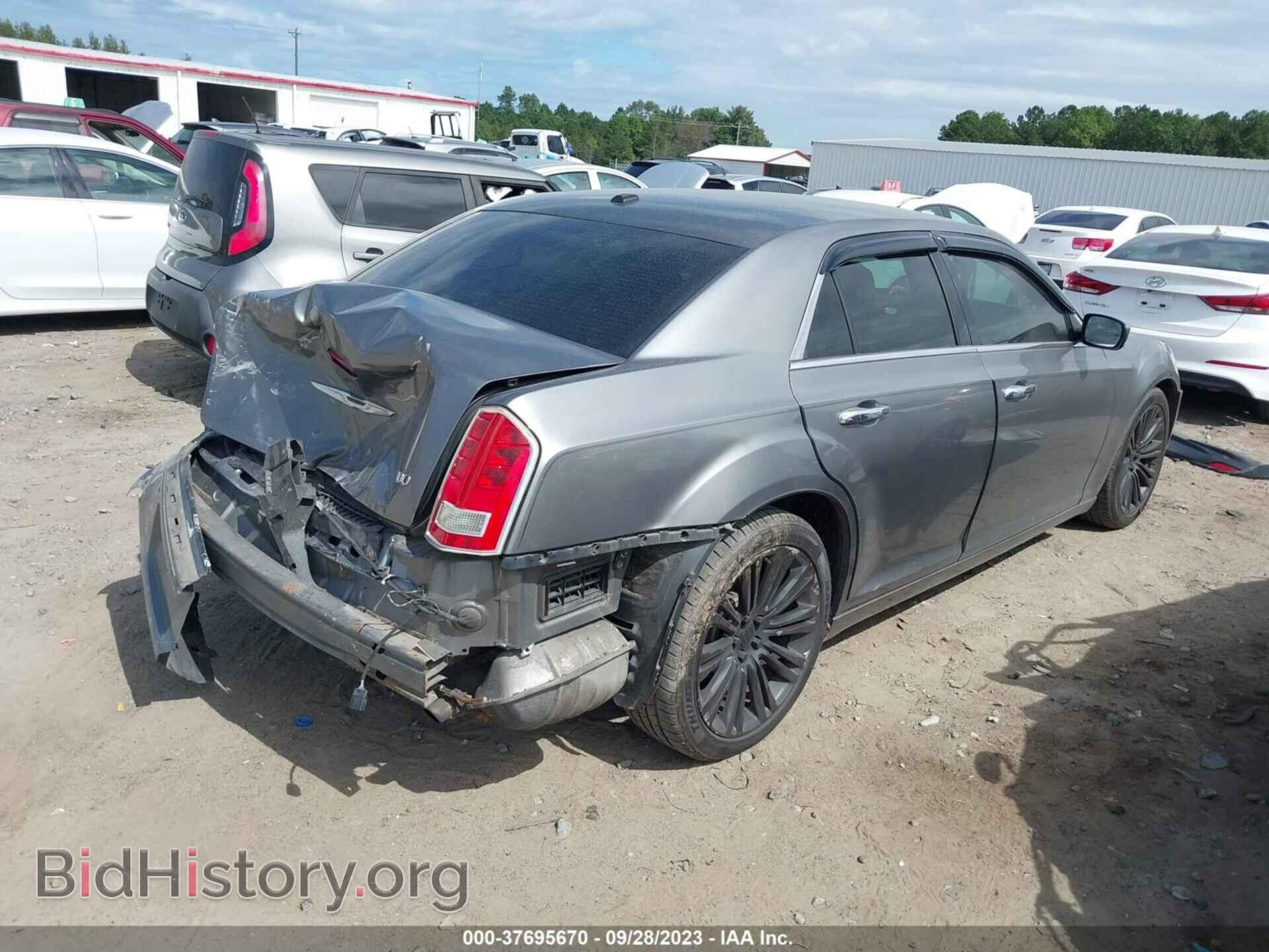 2011 CHRYSLER 300 - VIN: 2C3CA5CG7BH585372 - Фото 4