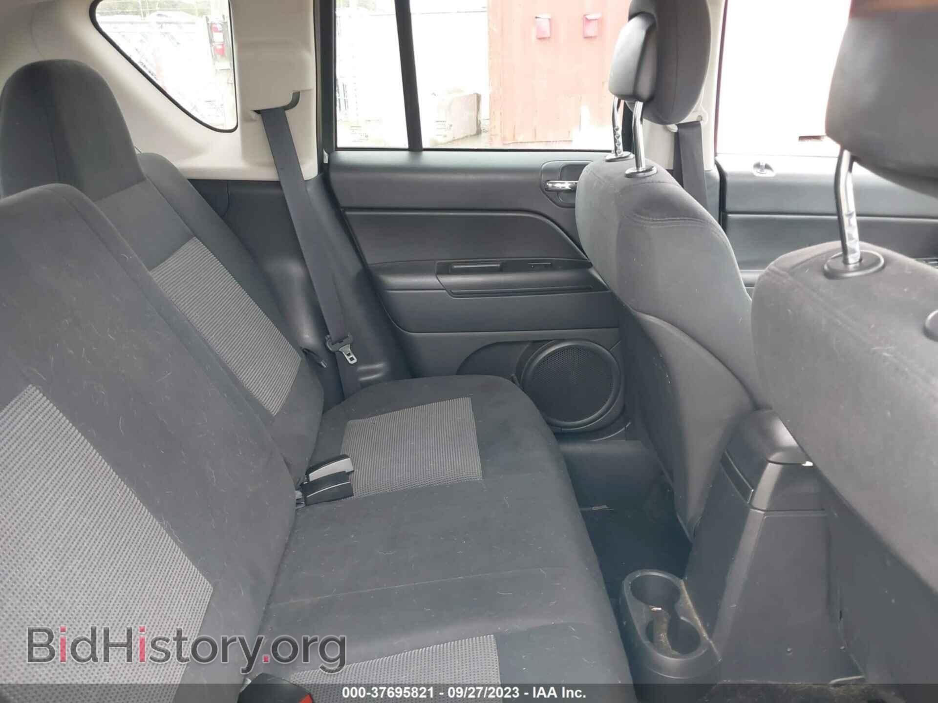 2011 JEEP COMPASS - VIN: 1J4NF1FB3BD163766 - Photo 8