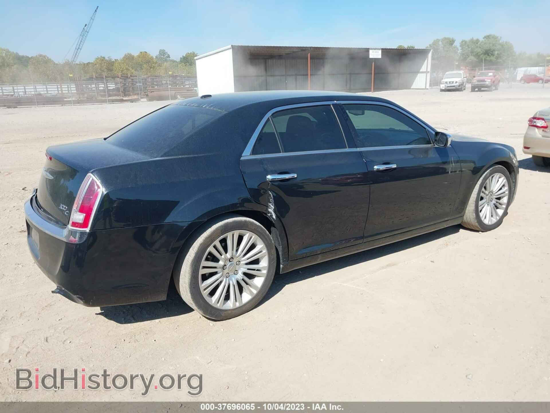 2014 CHRYSLER 300 - VIN: 2C3CCAET3EH214100 - Фото 12