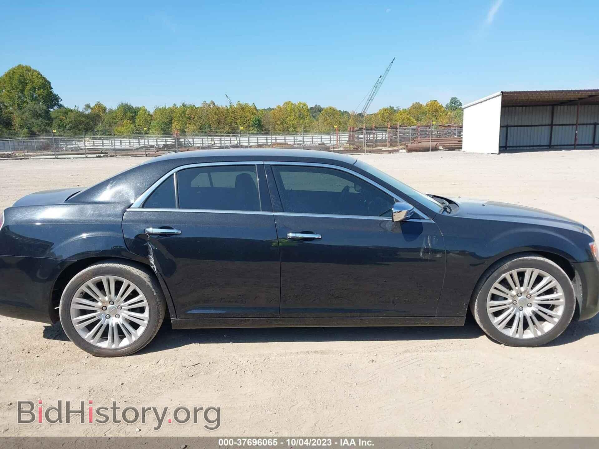 2014 CHRYSLER 300 - VIN: 2C3CCAET3EH214100 - Фото 14