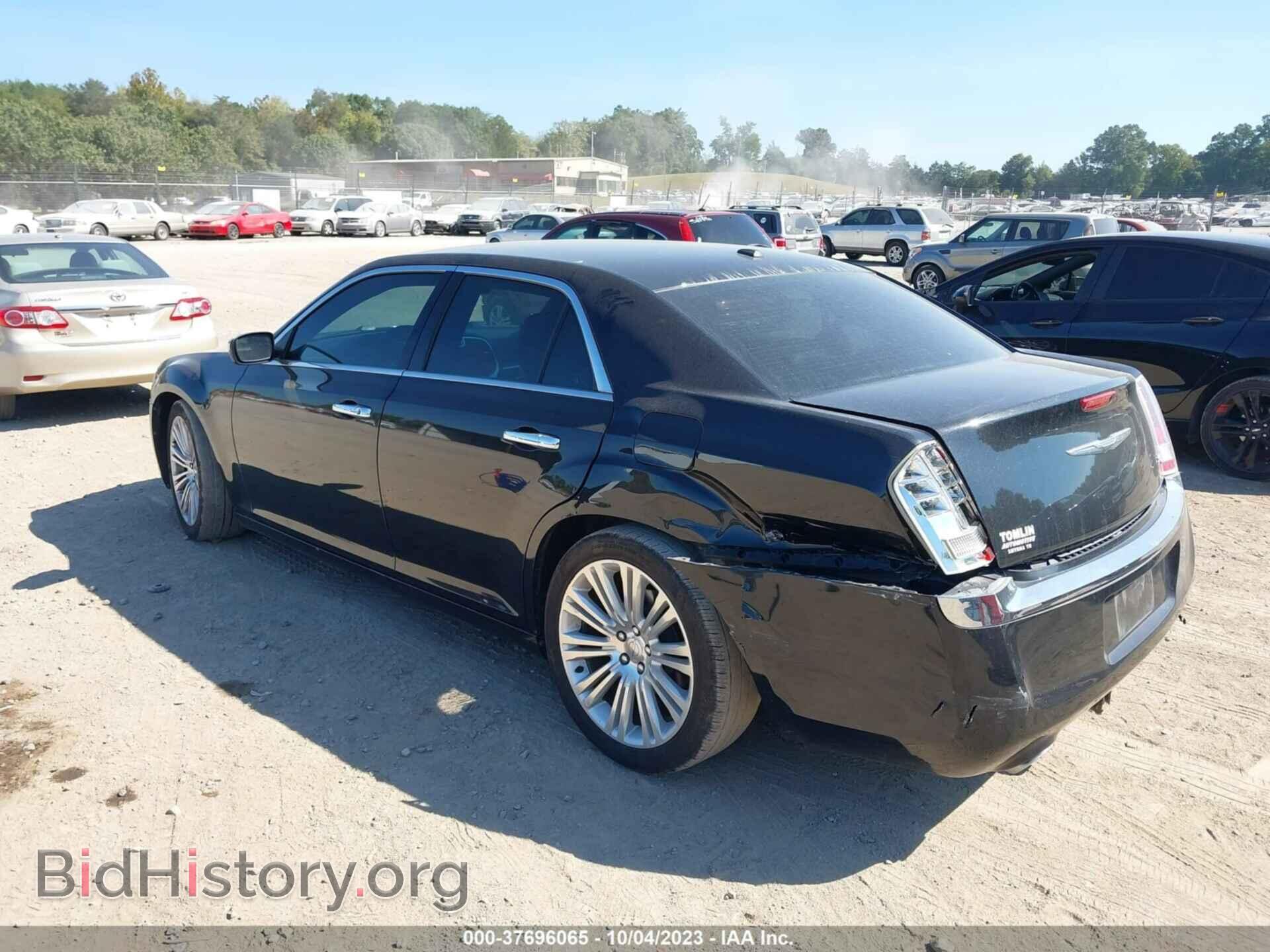 2014 CHRYSLER 300 - VIN: 2C3CCAET3EH214100 - Фото 3