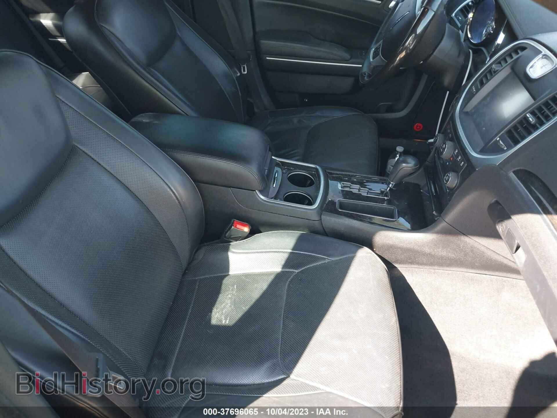 2014 CHRYSLER 300 - VIN: 2C3CCAET3EH214100 - Фото 5