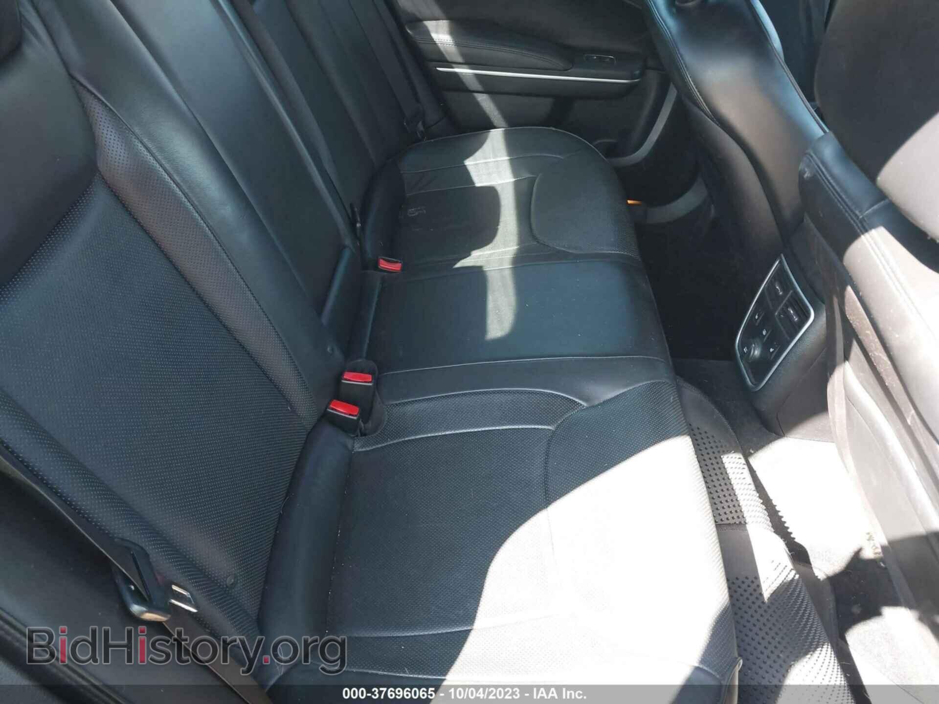 2014 CHRYSLER 300 - VIN: 2C3CCAET3EH214100 - Фото 8
