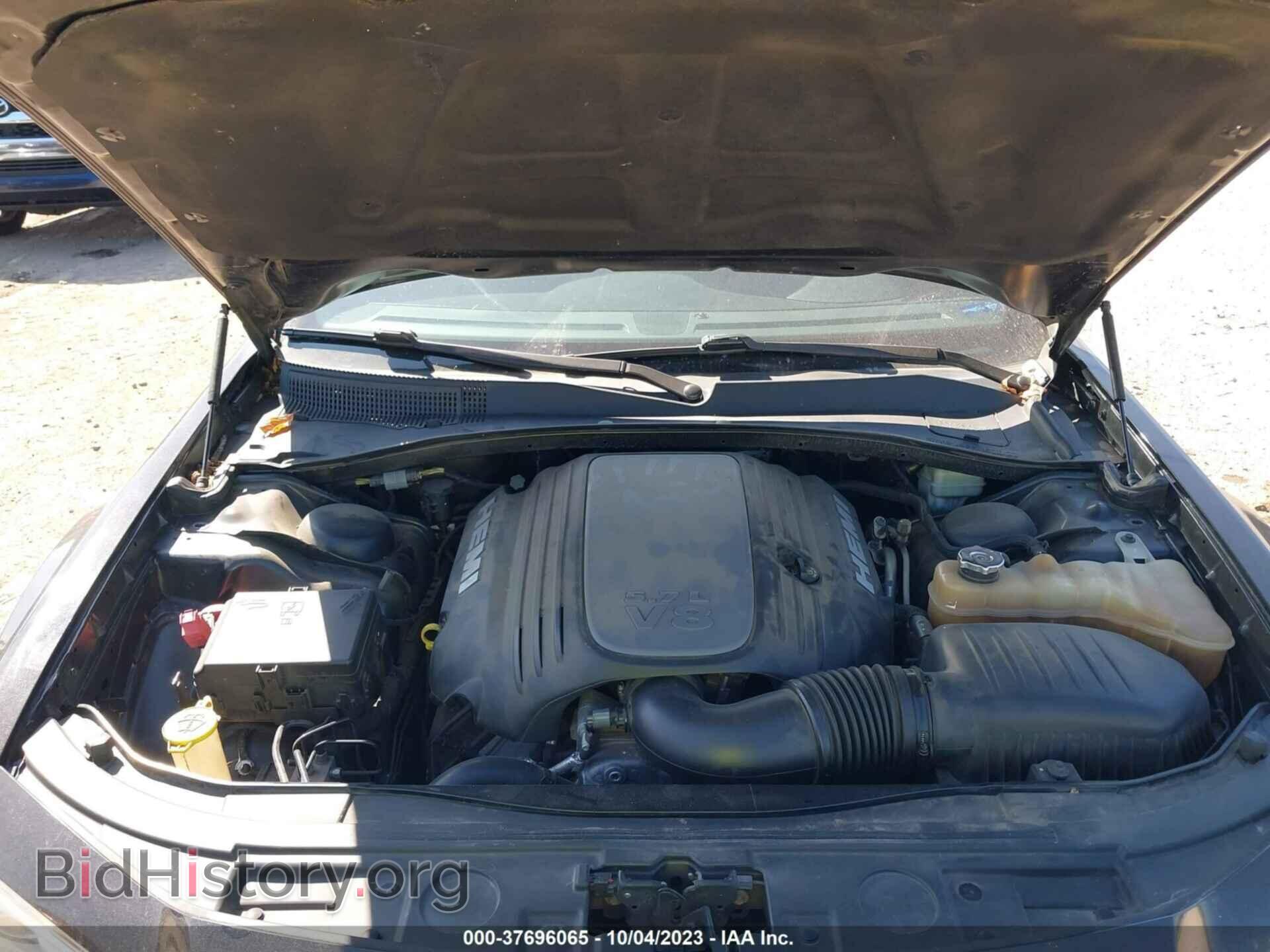 2014 CHRYSLER 300 - VIN: 2C3CCAET3EH214100 - Фото 10