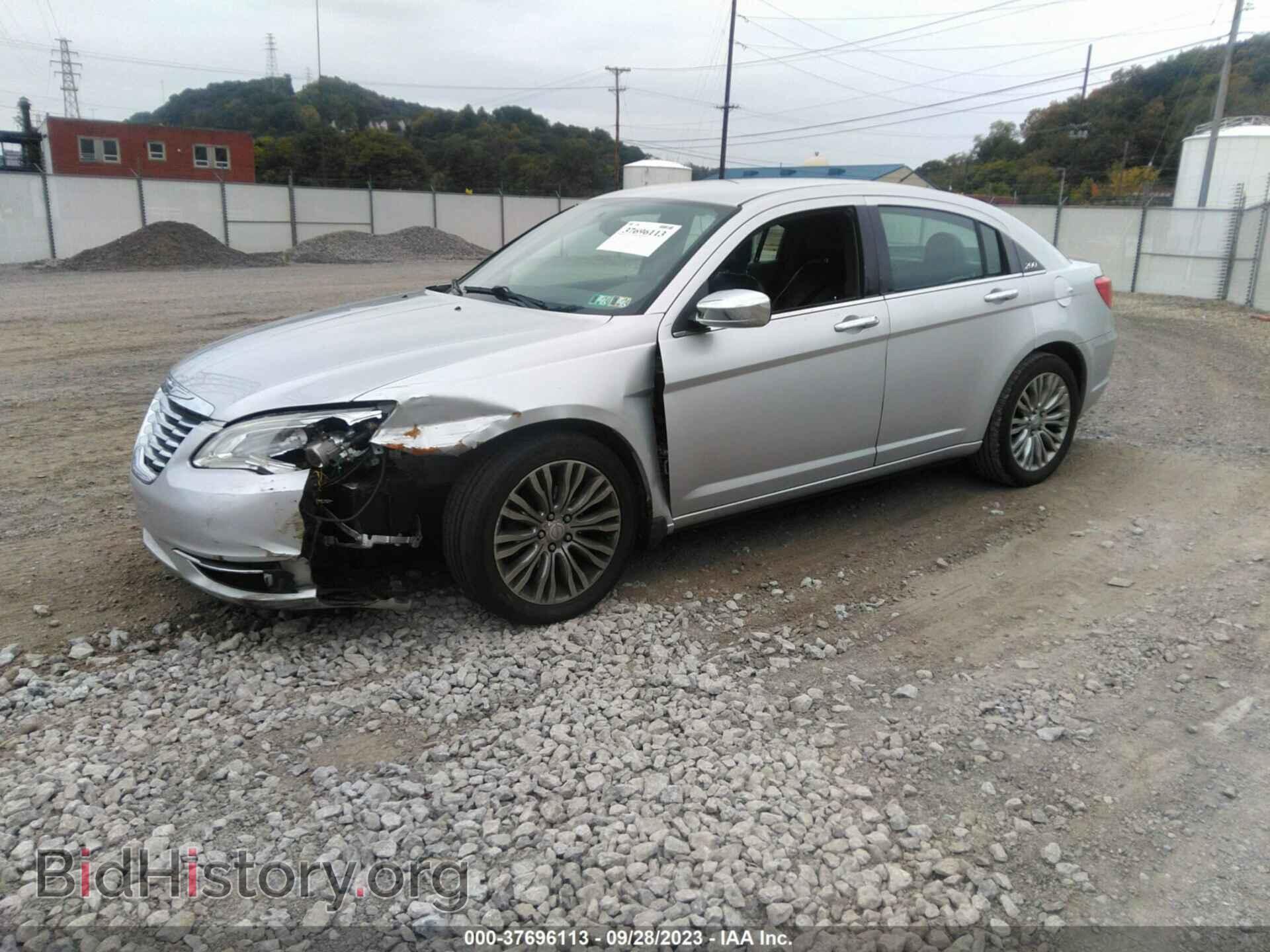 2012 CHRYSLER 200 - VIN: 1C3CCBCB9CN241578 - Фото 2