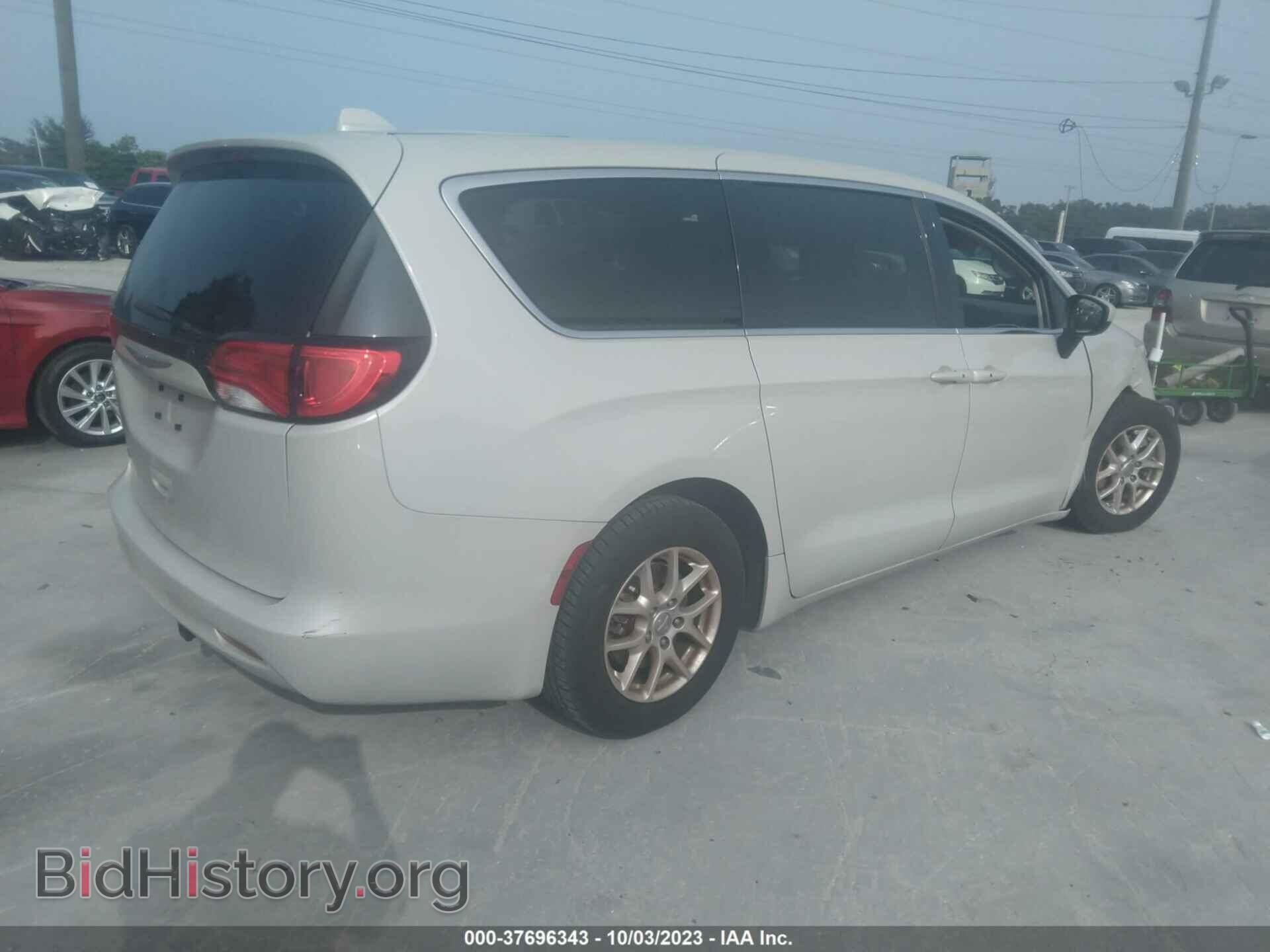 2017 CHRYSLER PACIFICA - VIN: 2C4RC1DG9HR721737 - Фото 4
