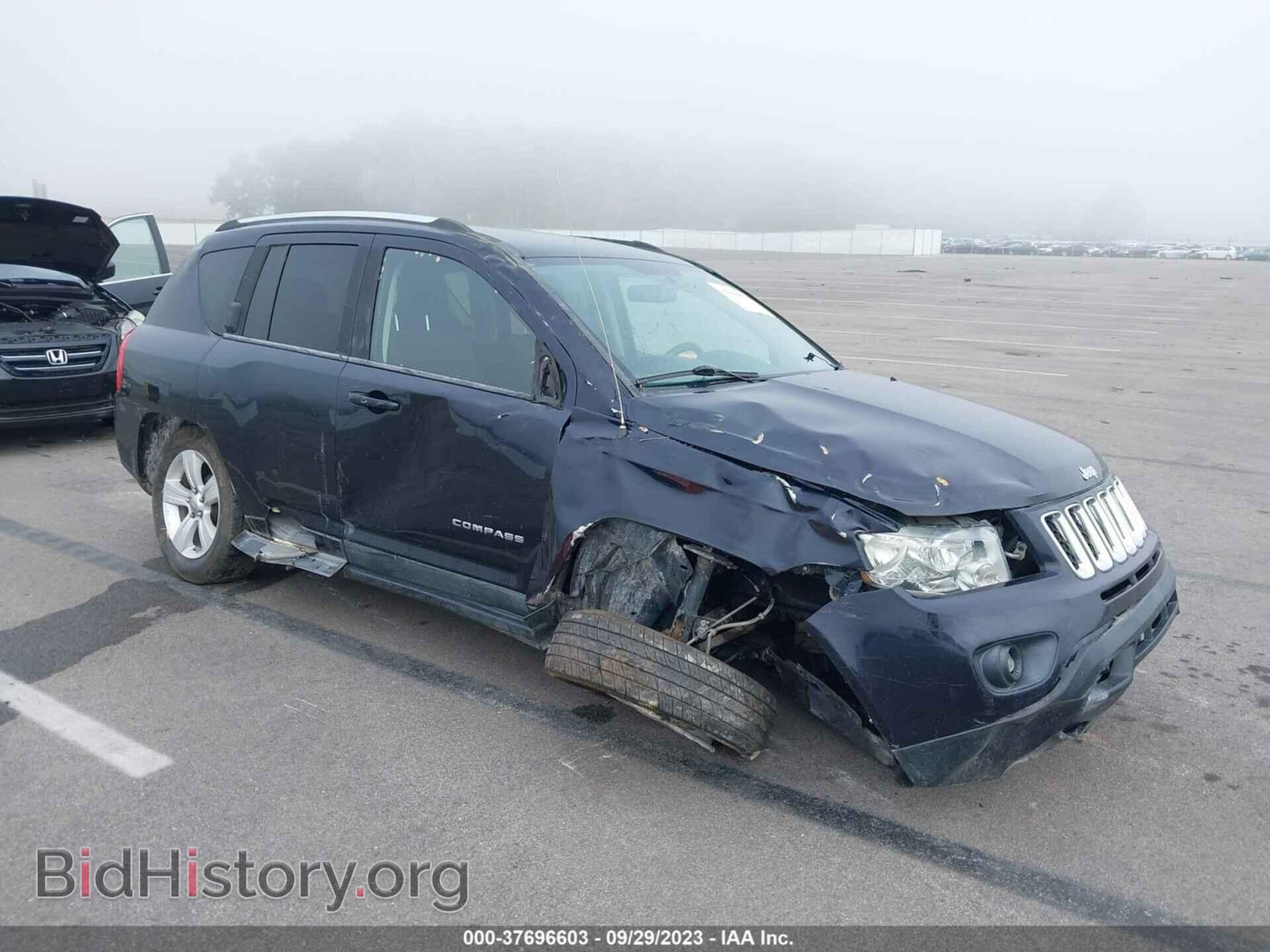 Photo 1J4NF1FB0BD188320 - JEEP COMPASS 2011