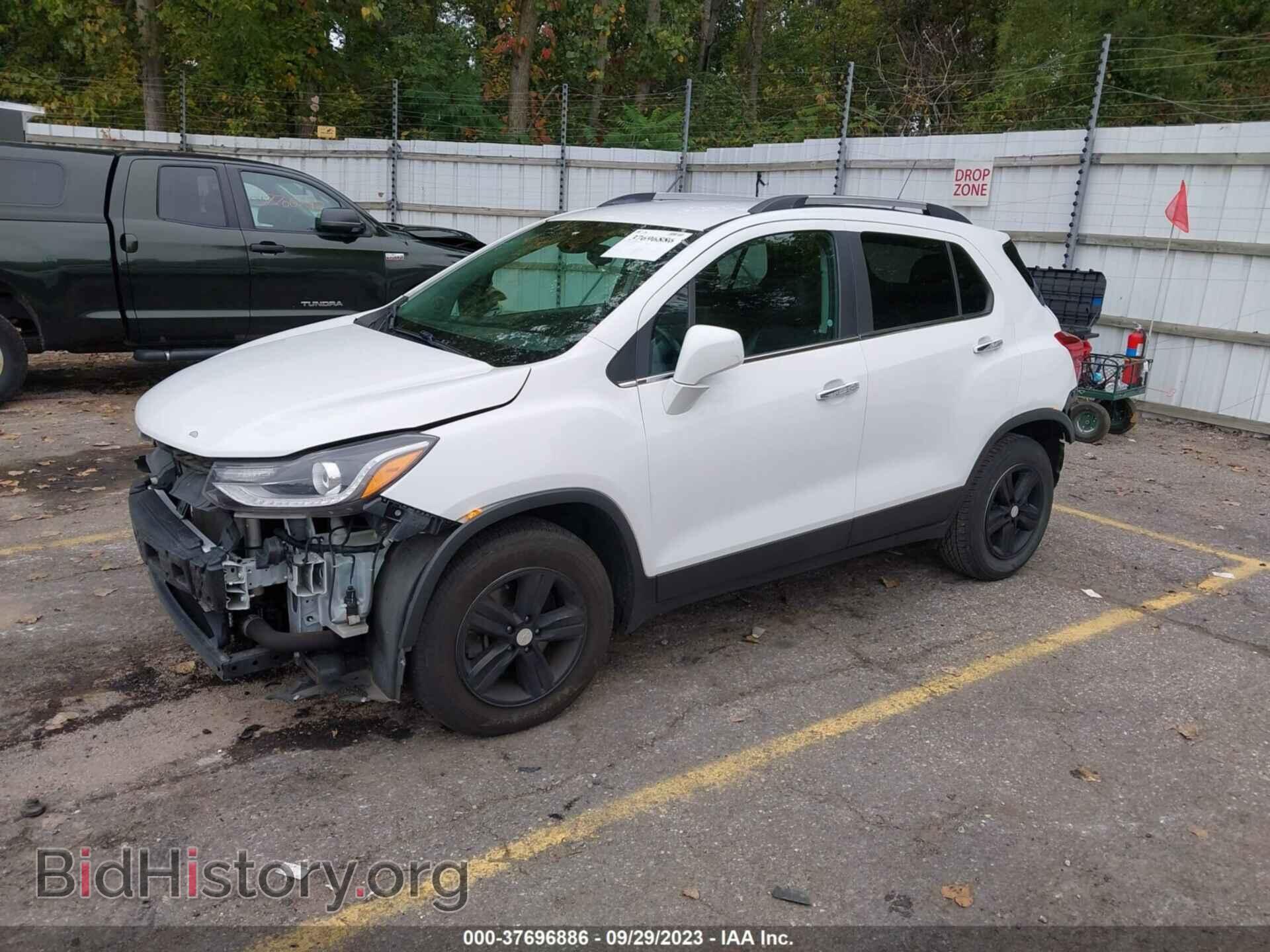 2017 CHEVROLET TRAX - VIN: 3GNCJLSB8HL258573 - Фото 2