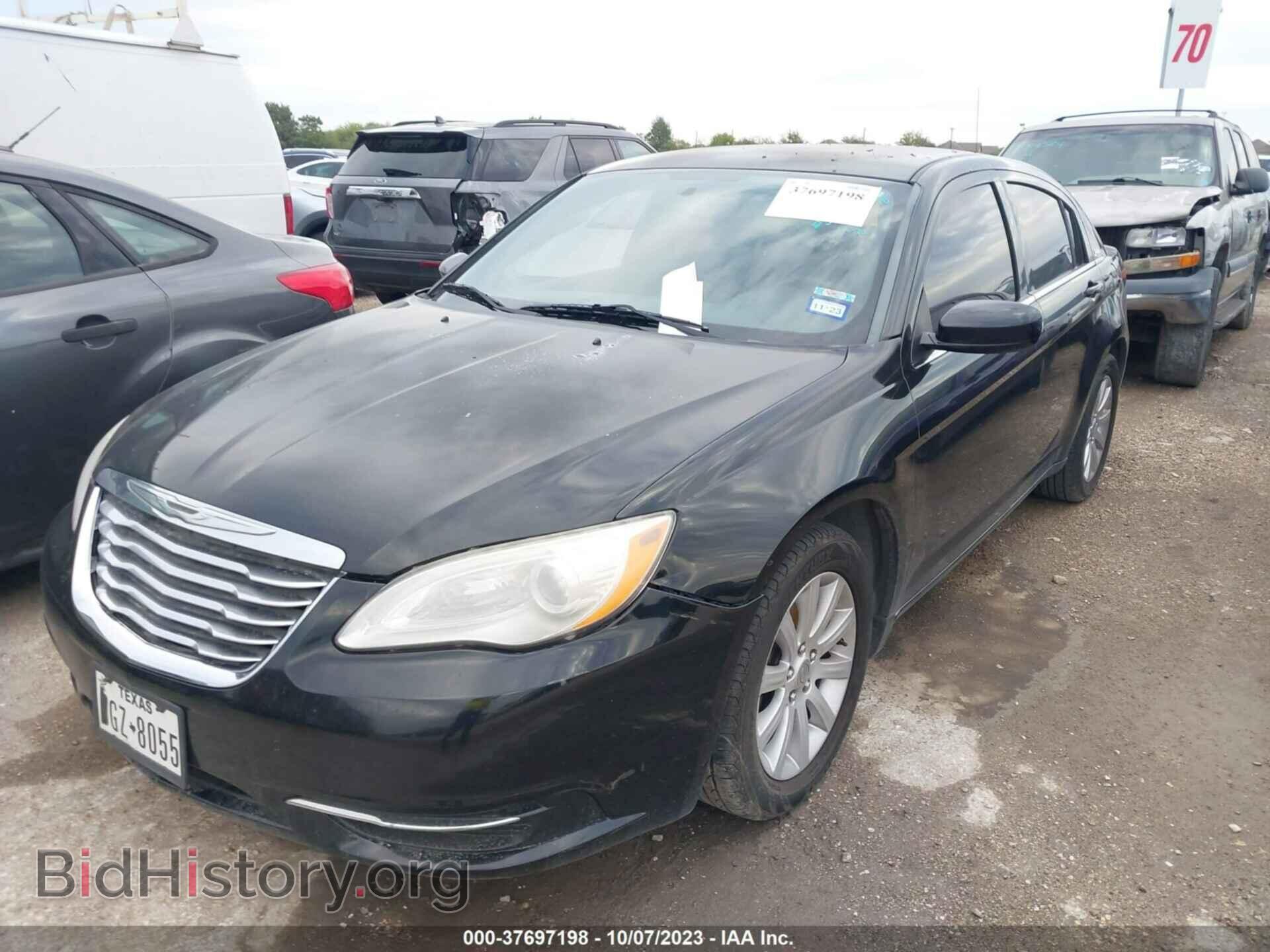 2013 CHRYSLER 200 - VIN: 1C3CCBBB5DN577280 - Photo 2