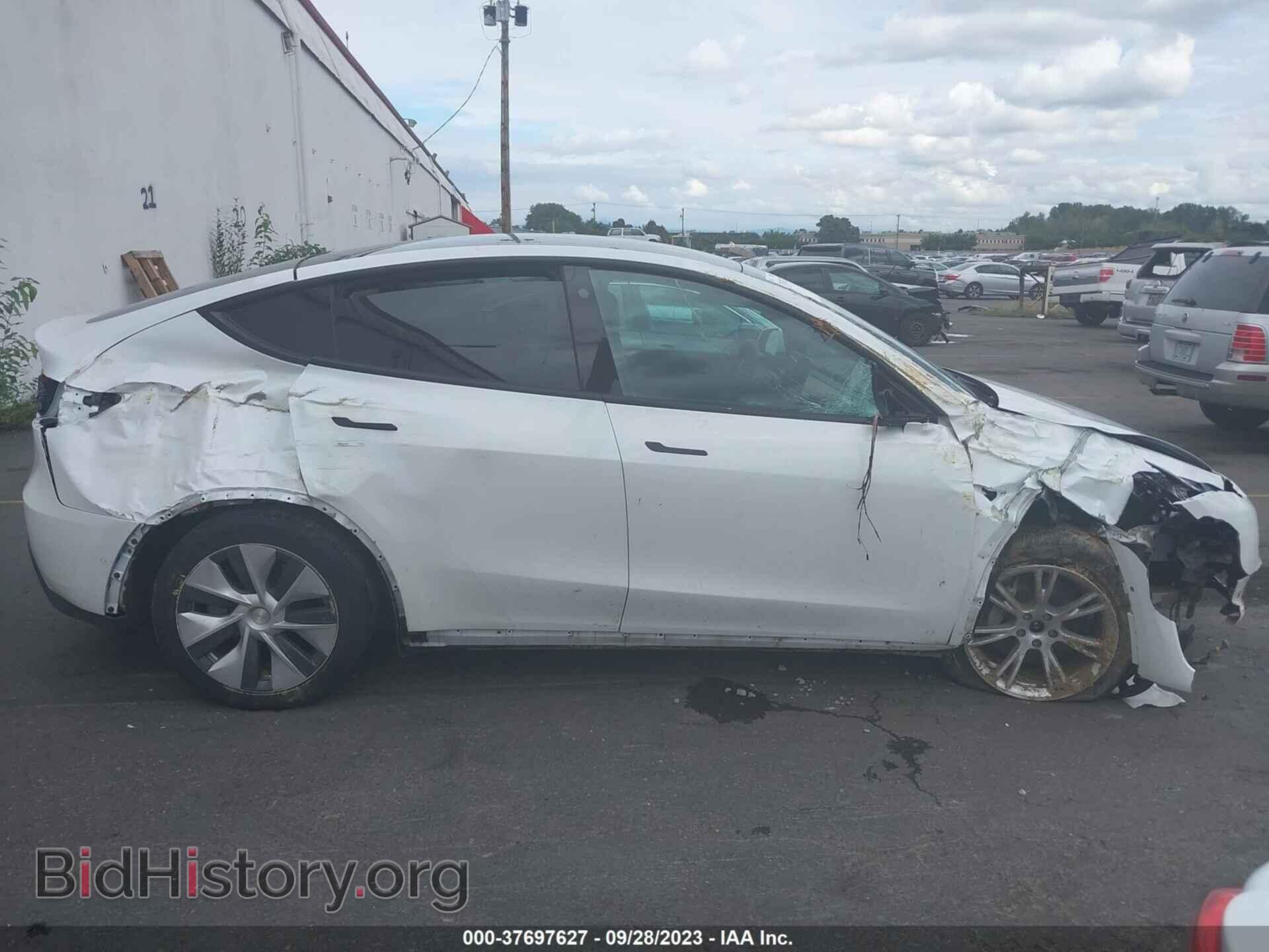 2022 TESLA MODEL Y - VIN: 7SAYGDEEXNF367106 - Photo 11