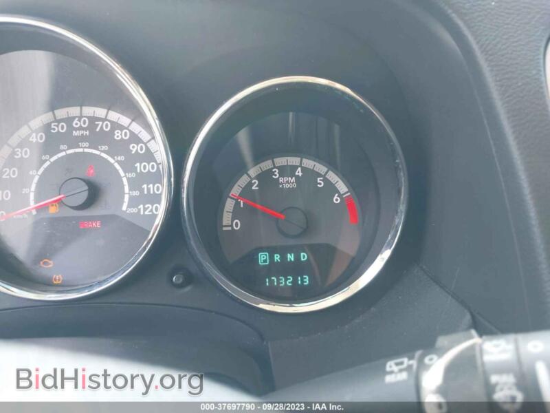2010 Dodge CALIBER (VIN 1B3CB4HA6AD558975) — photo 7 of 11