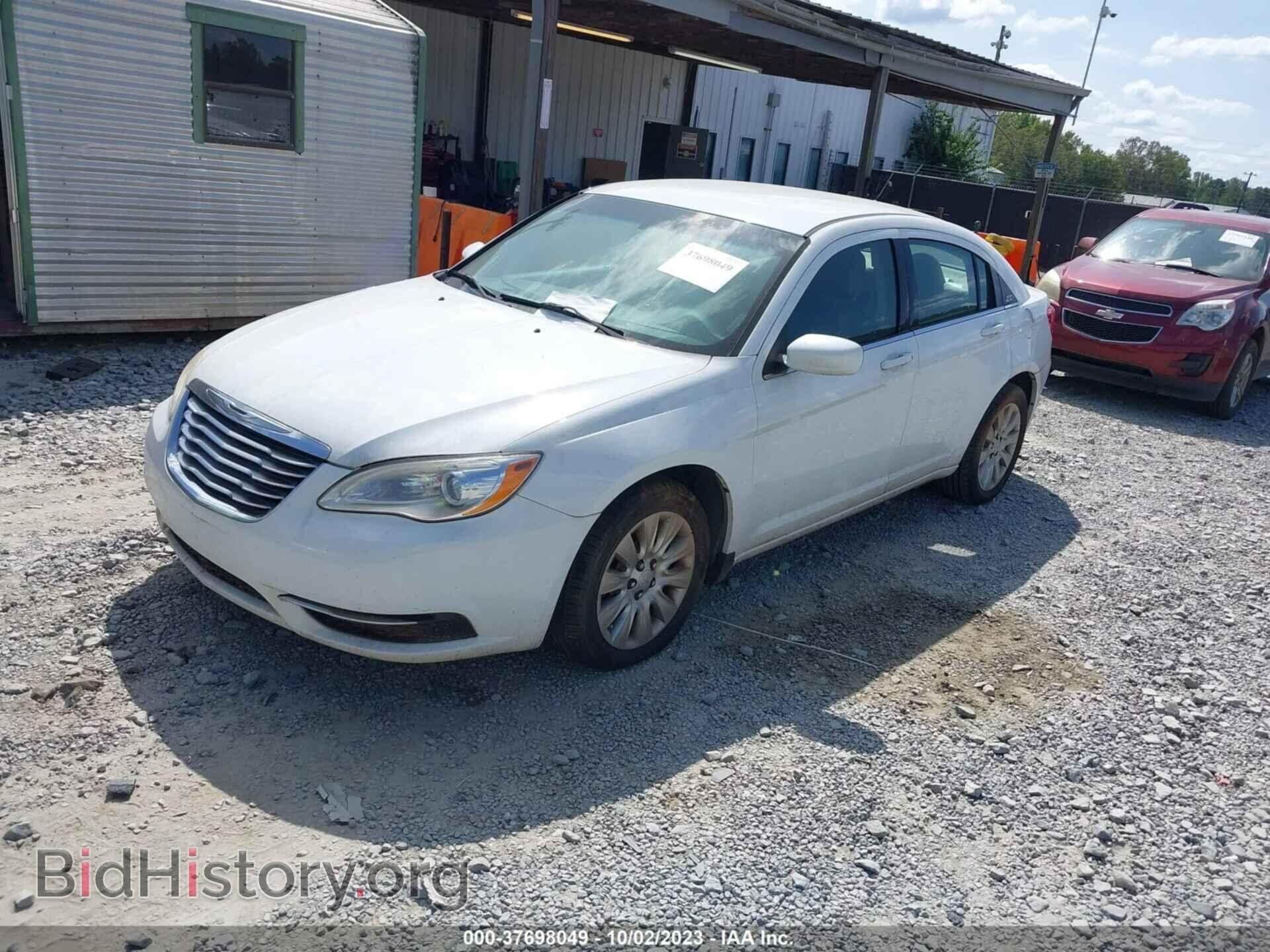 2014 CHRYSLER 200 - VIN: 1C3CCBAB2EN206273 - Фото 2