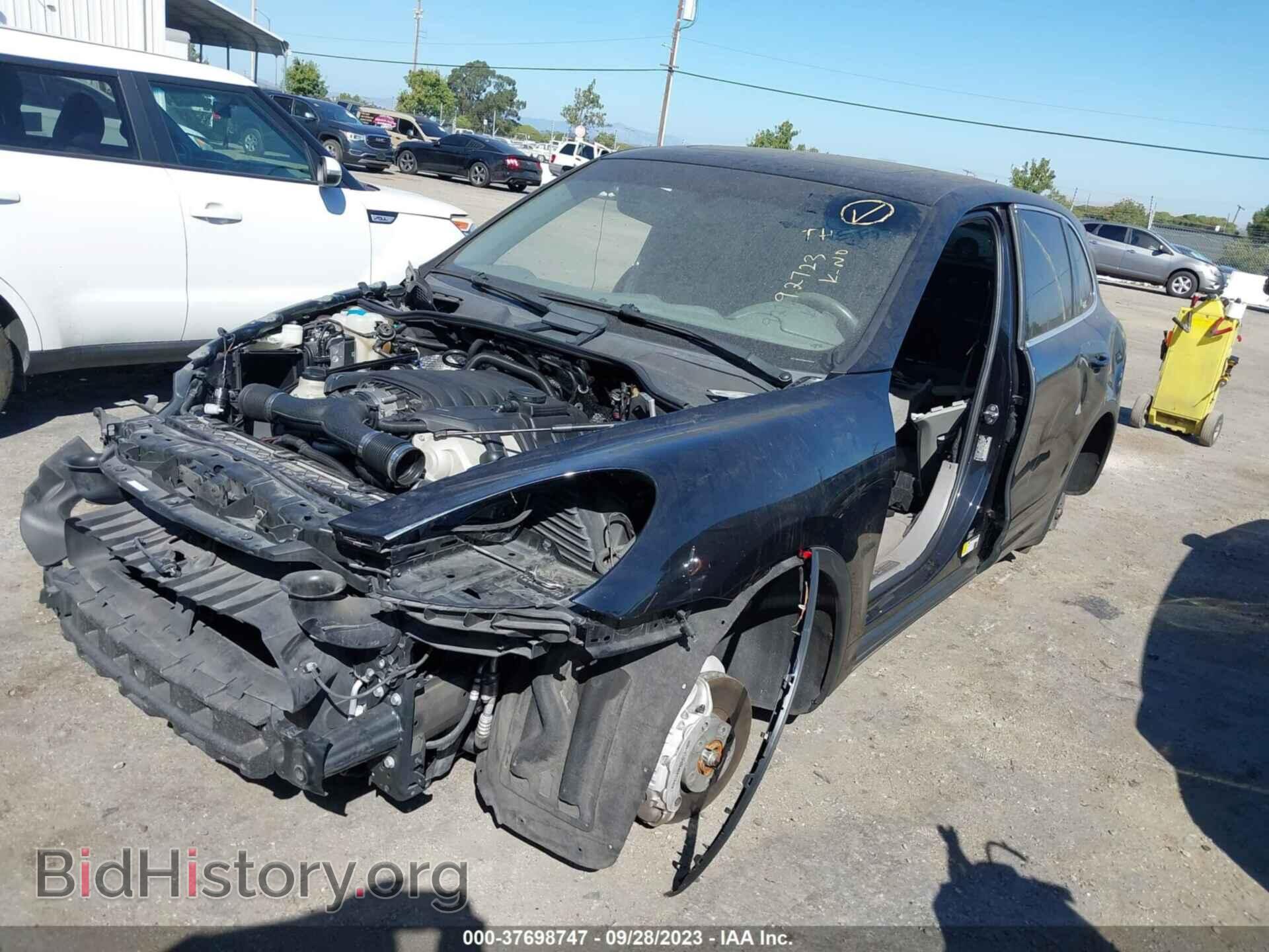 2011 PORSCHE CAYENNE - VIN: WP1AB2A24BLA46814 - Фото 2