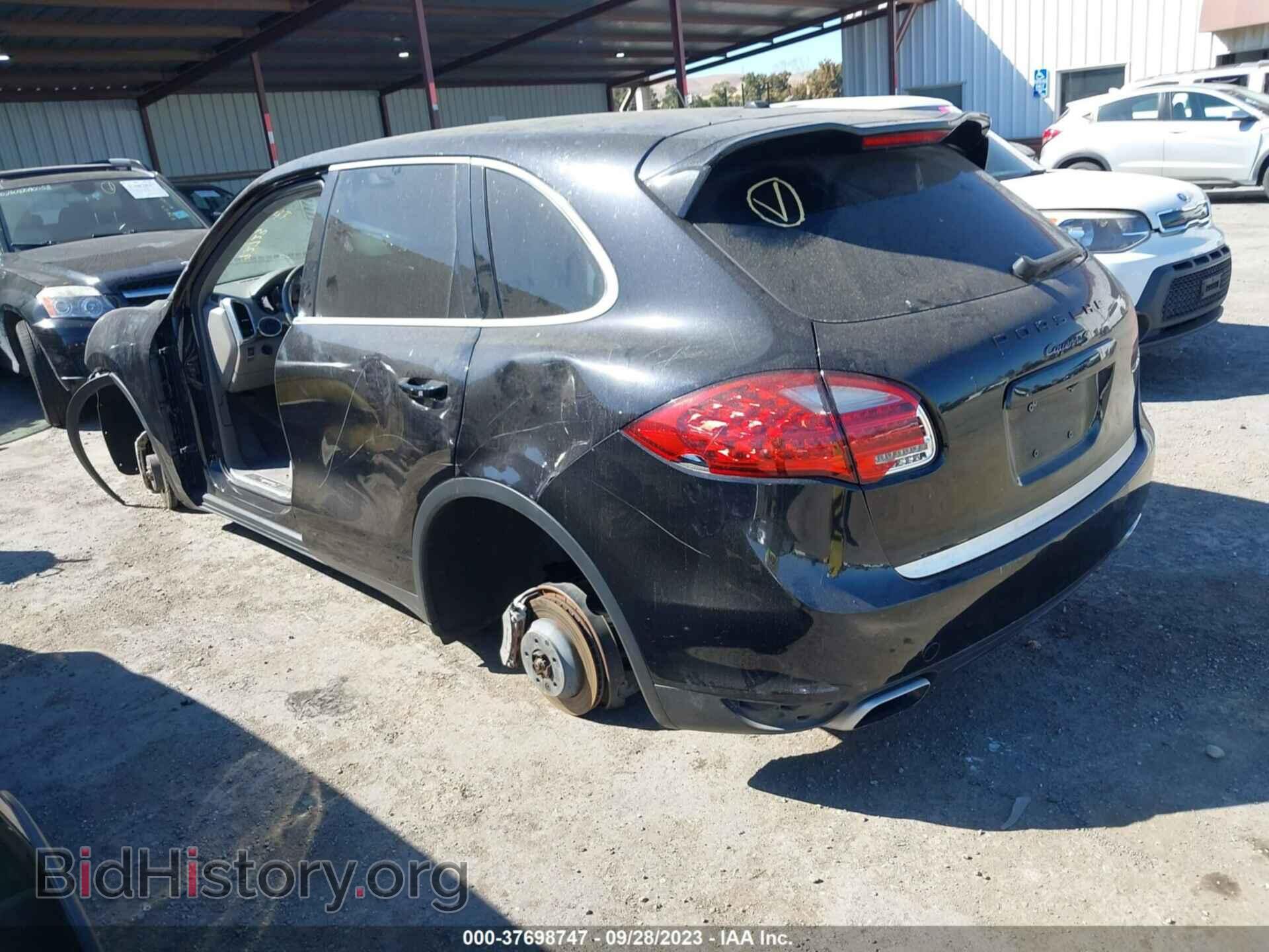 2011 PORSCHE CAYENNE - VIN: WP1AB2A24BLA46814 - Фото 3