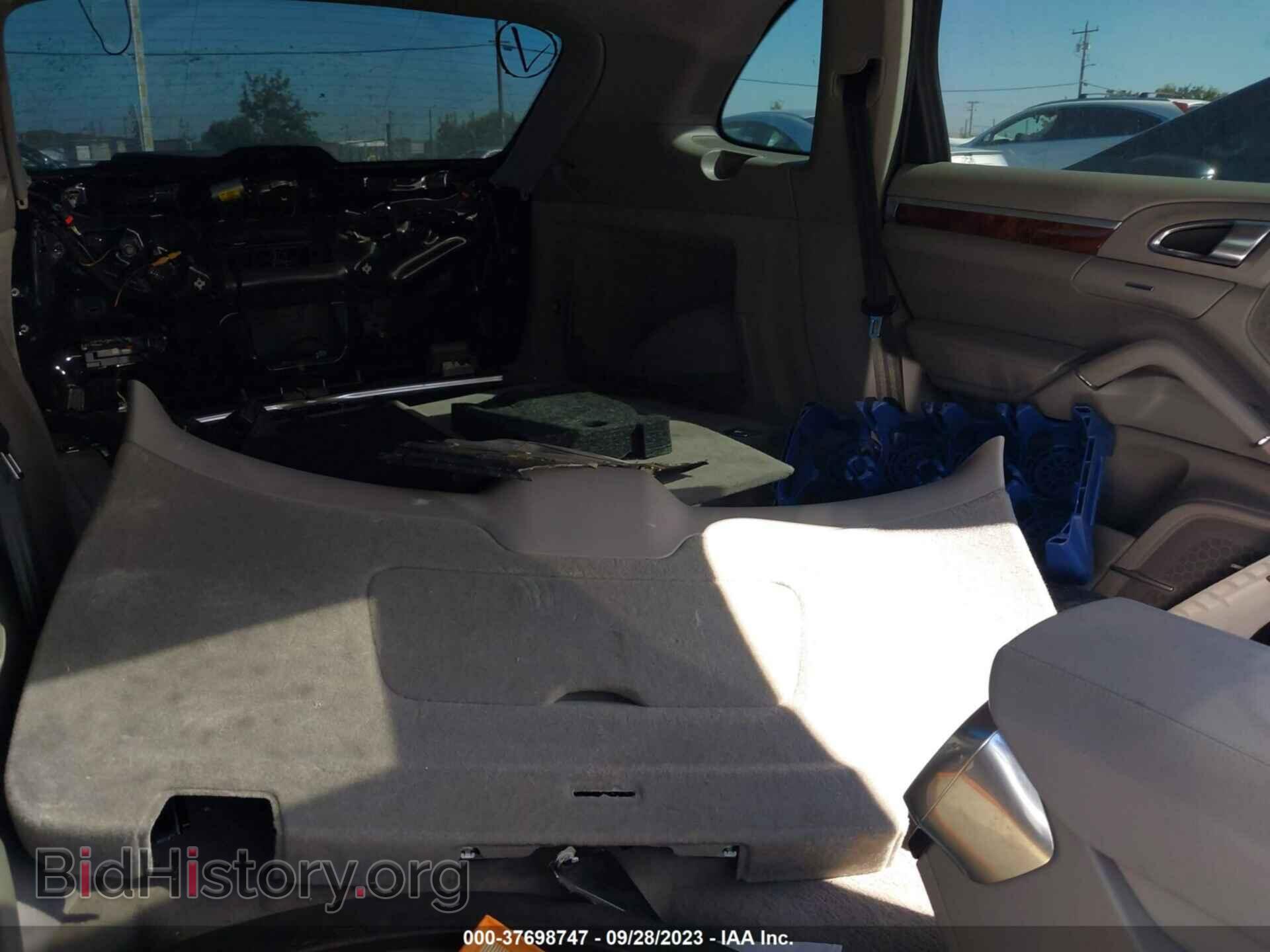 2011 PORSCHE CAYENNE - VIN: WP1AB2A24BLA46814 - Фото 8