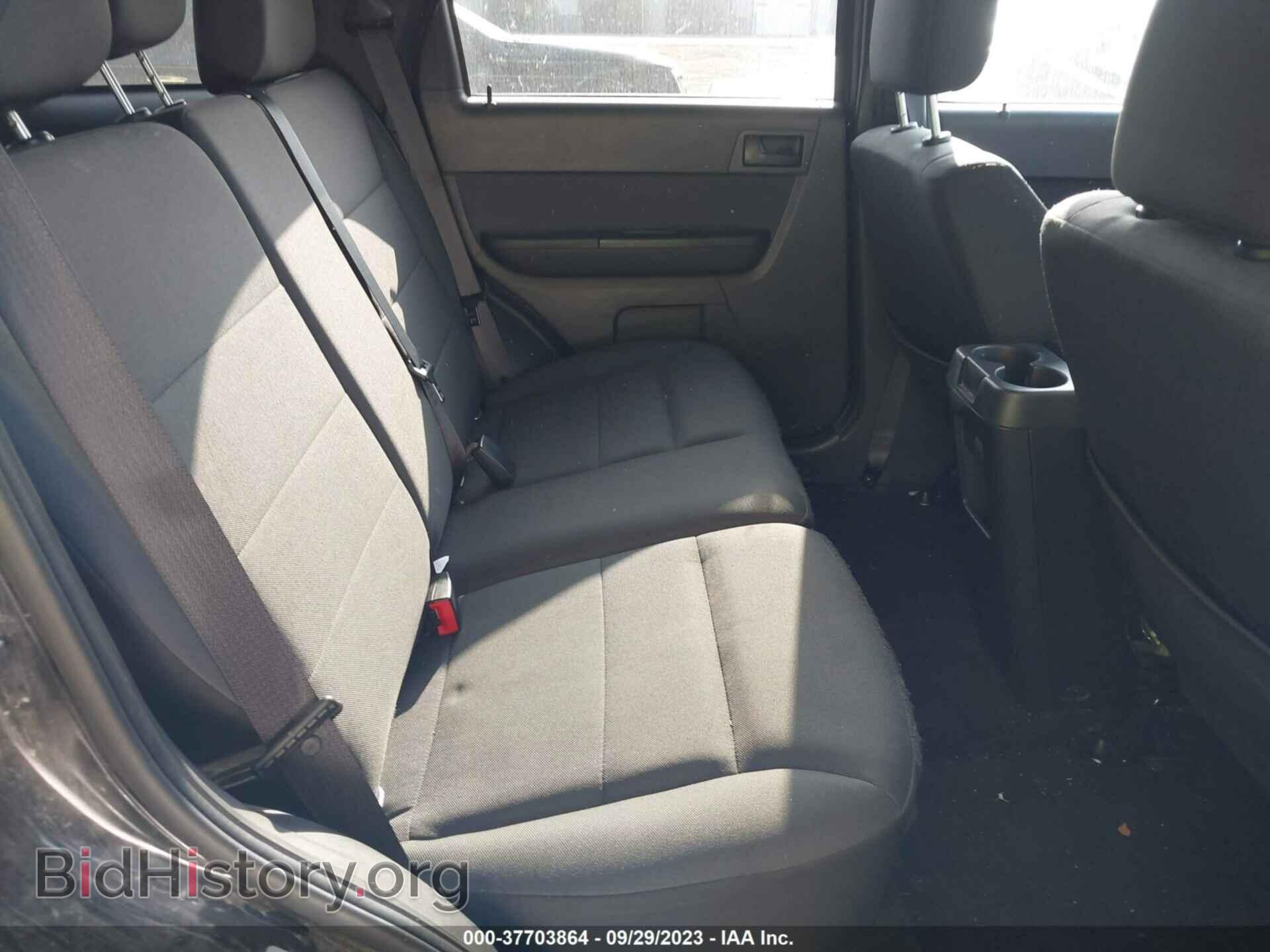 2011 FORD ESCAPE - VIN: 1FMCU0DG3BKC61988 - Фото 8