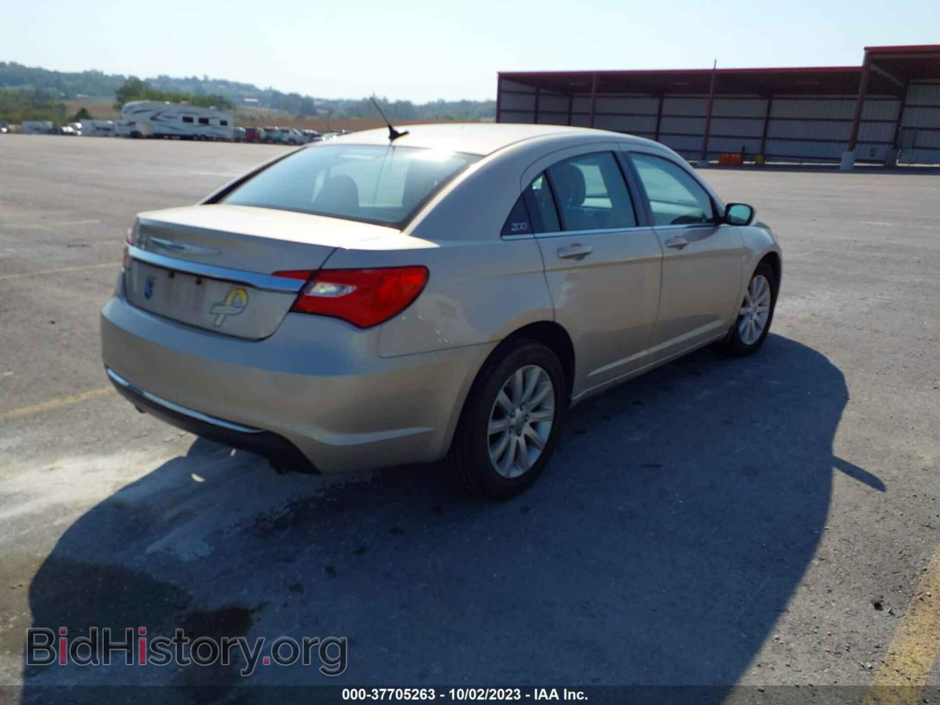 2013 CHRYSLER 200 - VIN: 1C3CCBBG8DN554250 - Фото 4