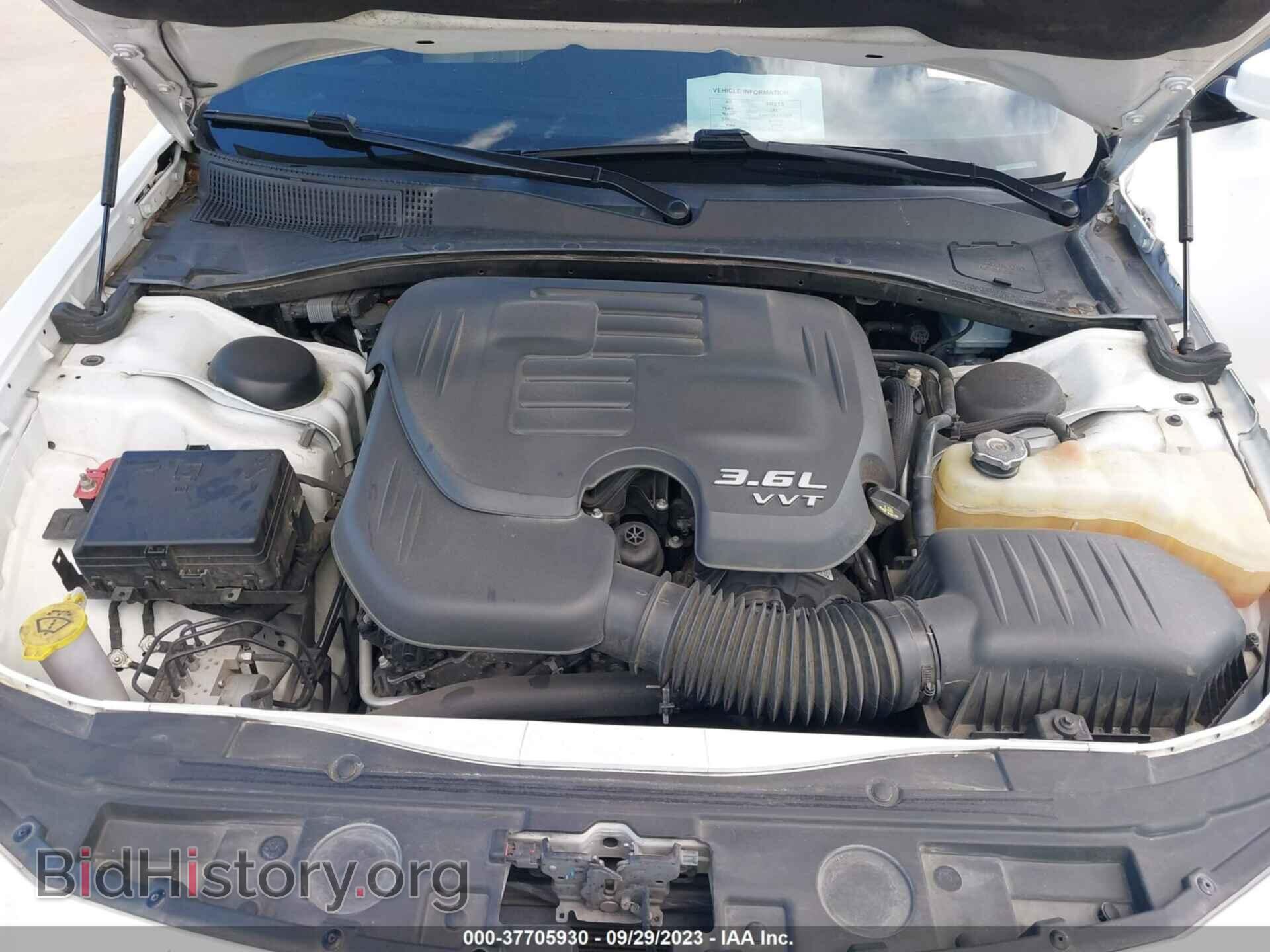 2017 CHRYSLER 300 - VIN: 2C3CCABG7HH549999 - Фото 10