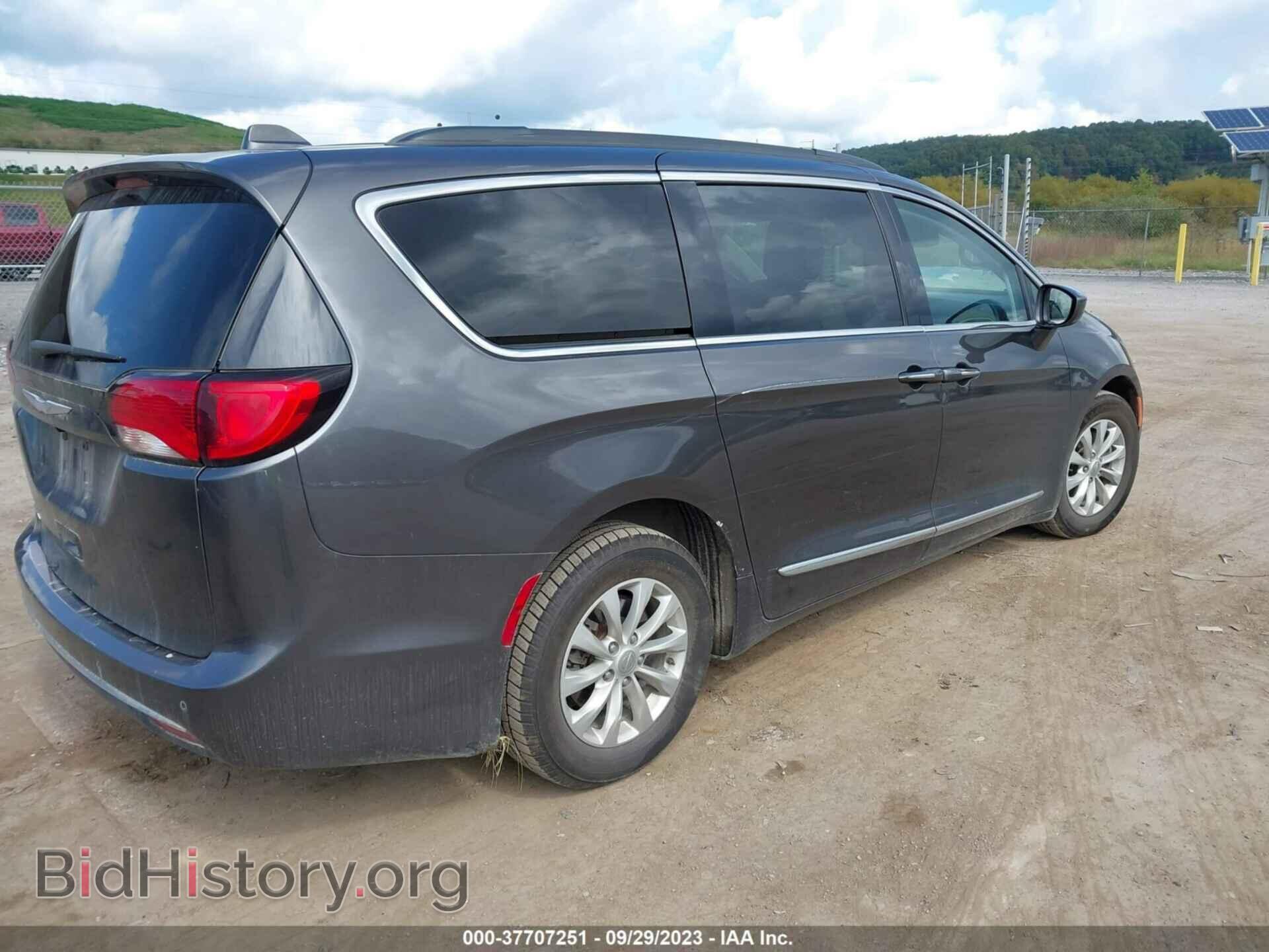 2017 CHRYSLER PACIFICA - VIN: 2C4RC1BG2HR648102 - Фото 4