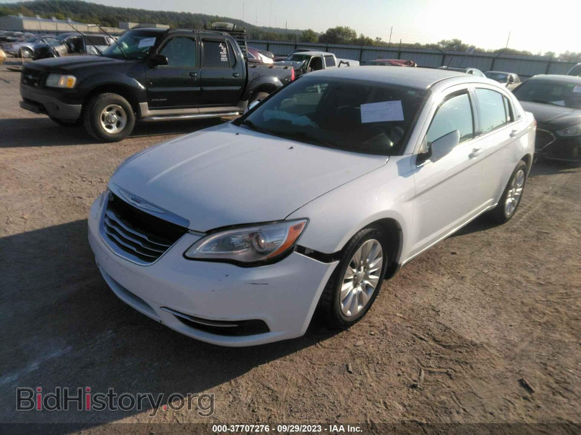 2014 CHRYSLER 200 - VIN: 1C3CCBAB7EN122983 - Фото 2