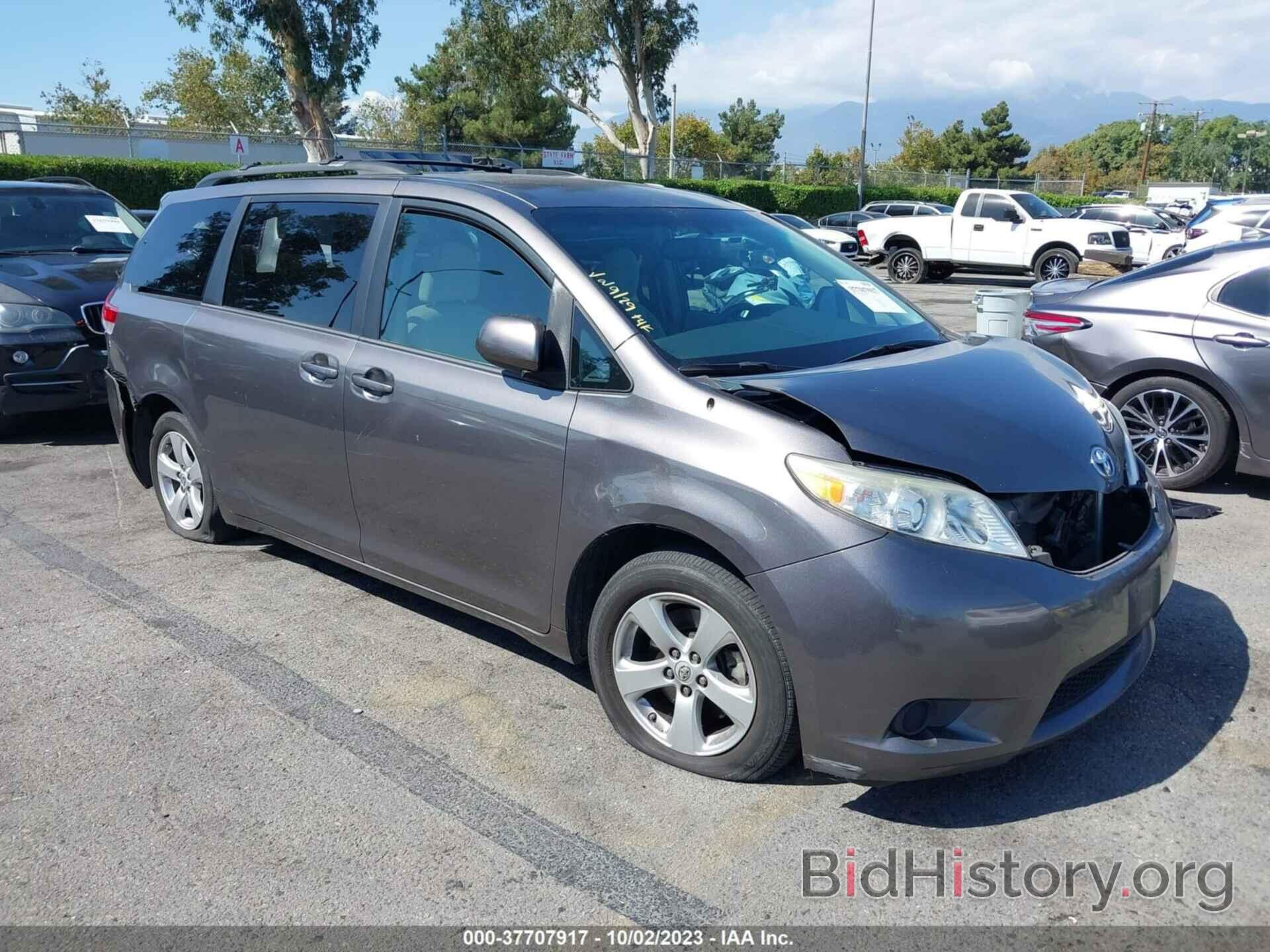 Фотография 5TDKK3DC0DS326246 - TOYOTA SIENNA 2013