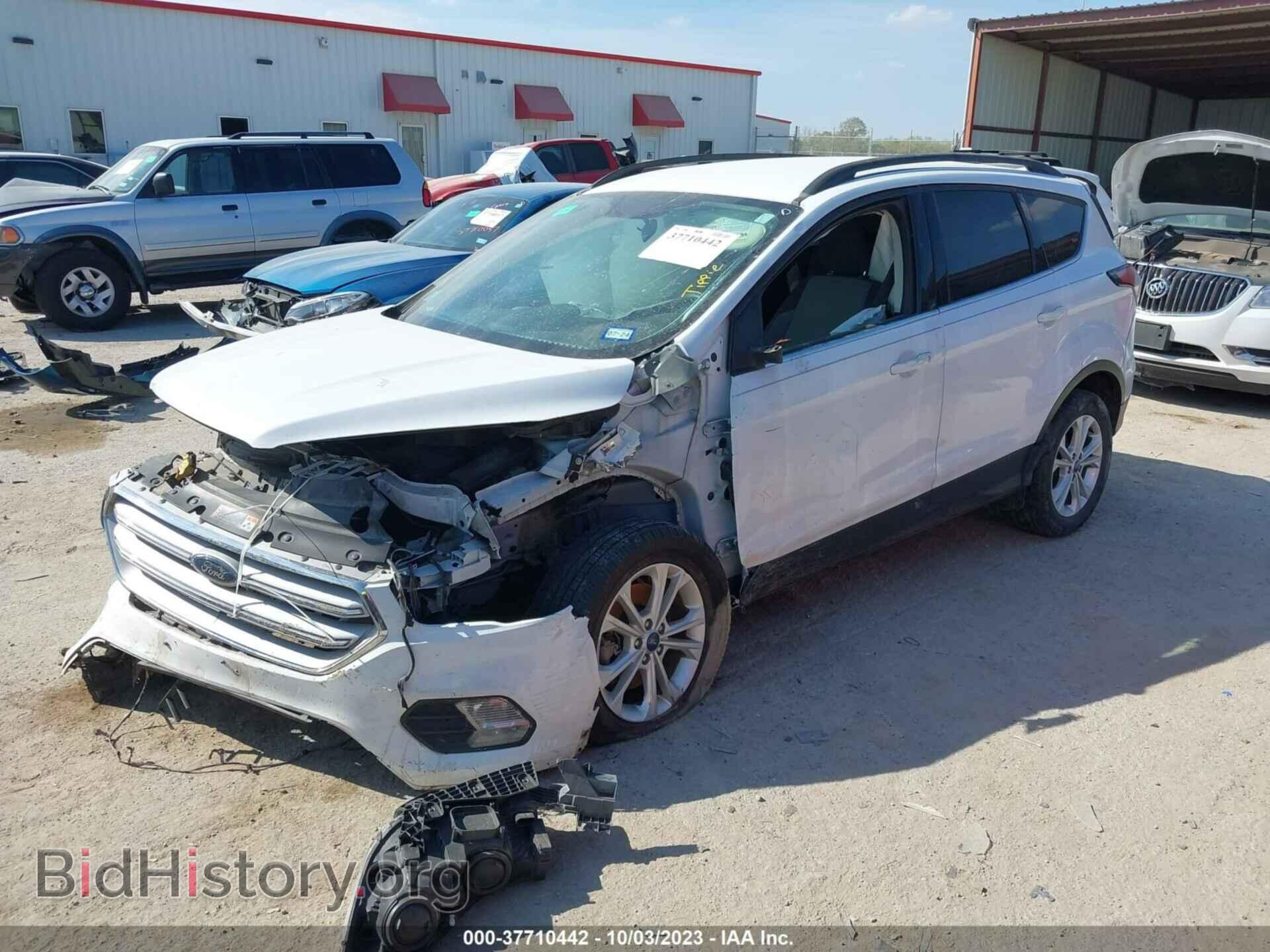 2018 FORD ESCAPE - VIN: 1FMCU0G90JUC63617 - Фото 2