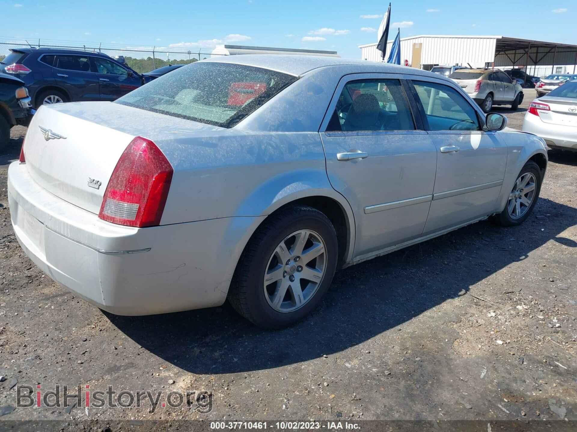 2006 CHRYSLER 300 - VIN: 2C3KA53G46H199106 - Фото 4