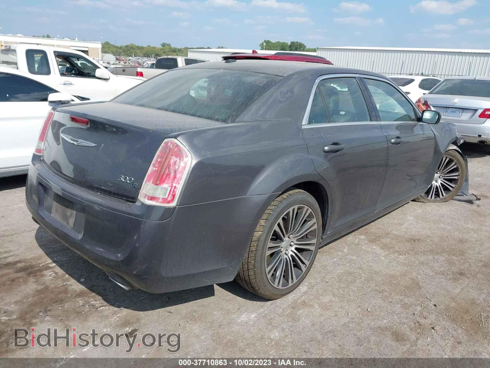 2013 CHRYSLER 300 - VIN: 2C3CCABG0DH641028 - Фото 4