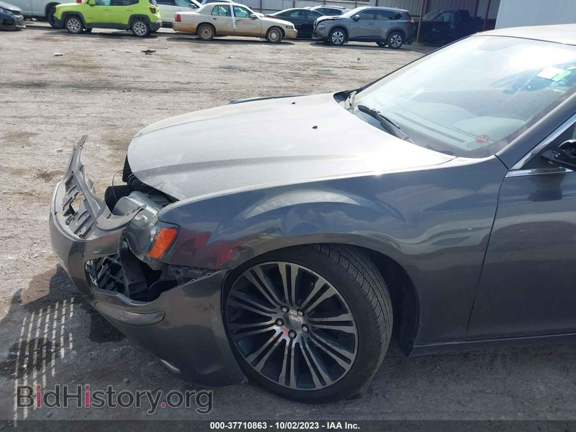 2013 CHRYSLER 300 - VIN: 2C3CCABG0DH641028 - Фото 6