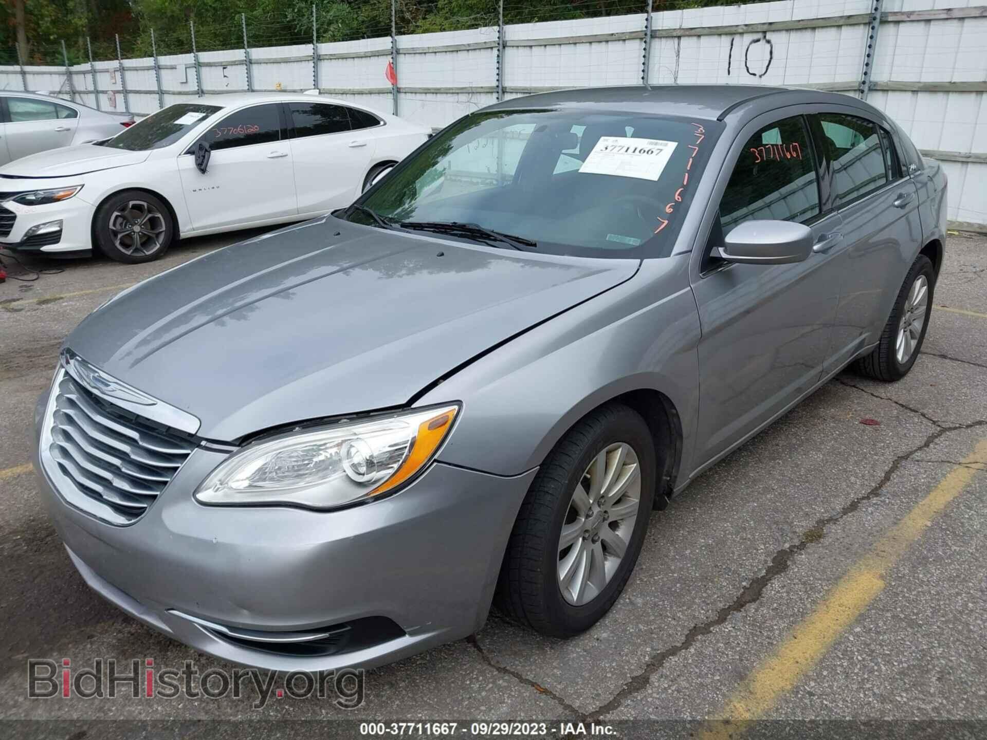 2013 CHRYSLER 200 - VIN: 1C3CCBBBXDN512764 - Фото 2