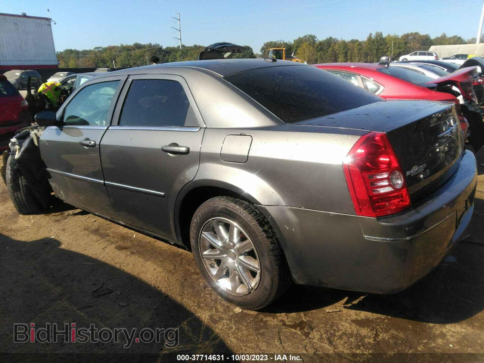 2009 CHRYSLER 300 - VIN: 2C3LA53V09H512272 - Фото 3