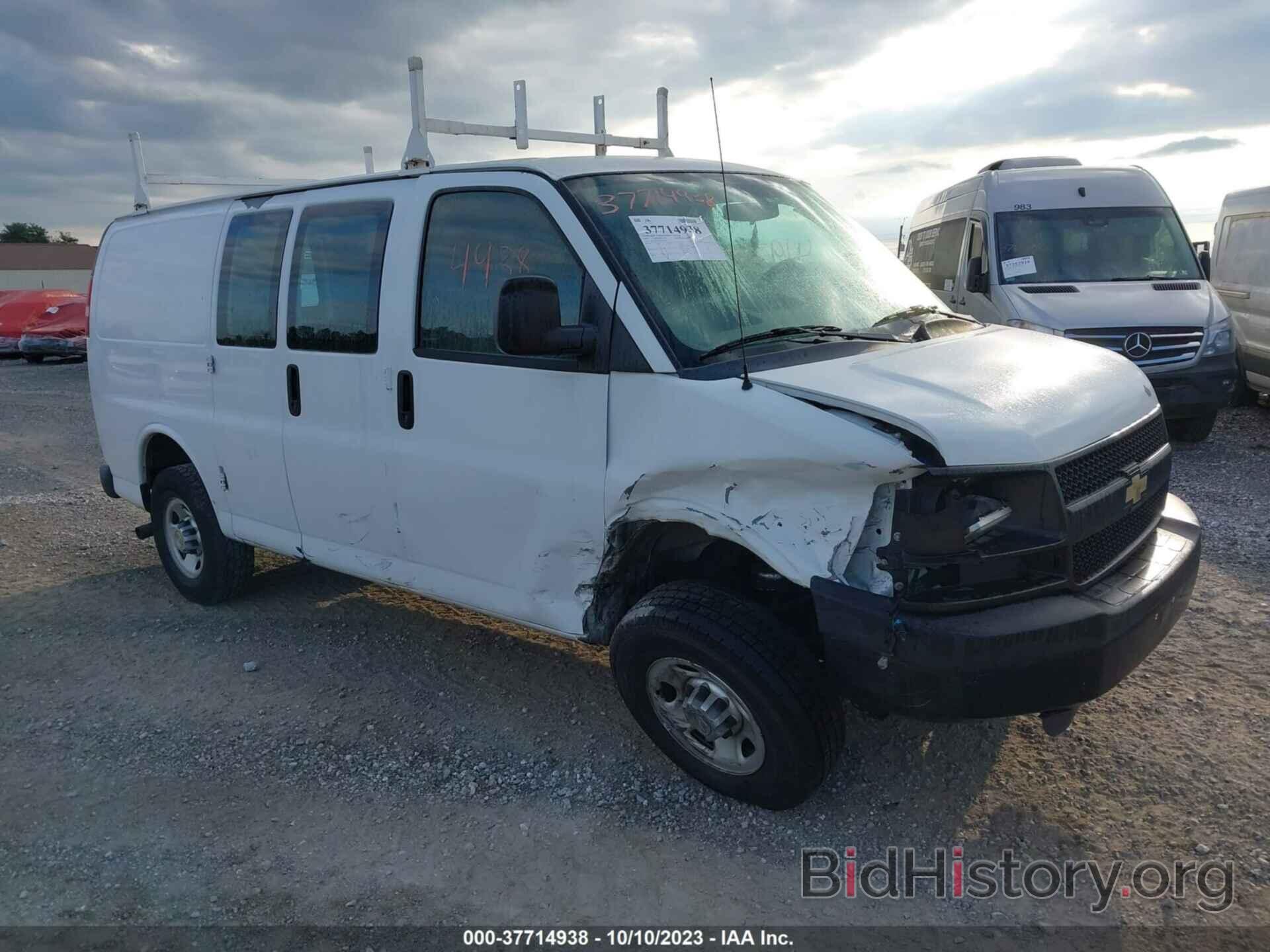 Photo 1GCWGFCA1B1150807 - CHEVROLET EXPRESS CARGO VAN 2011