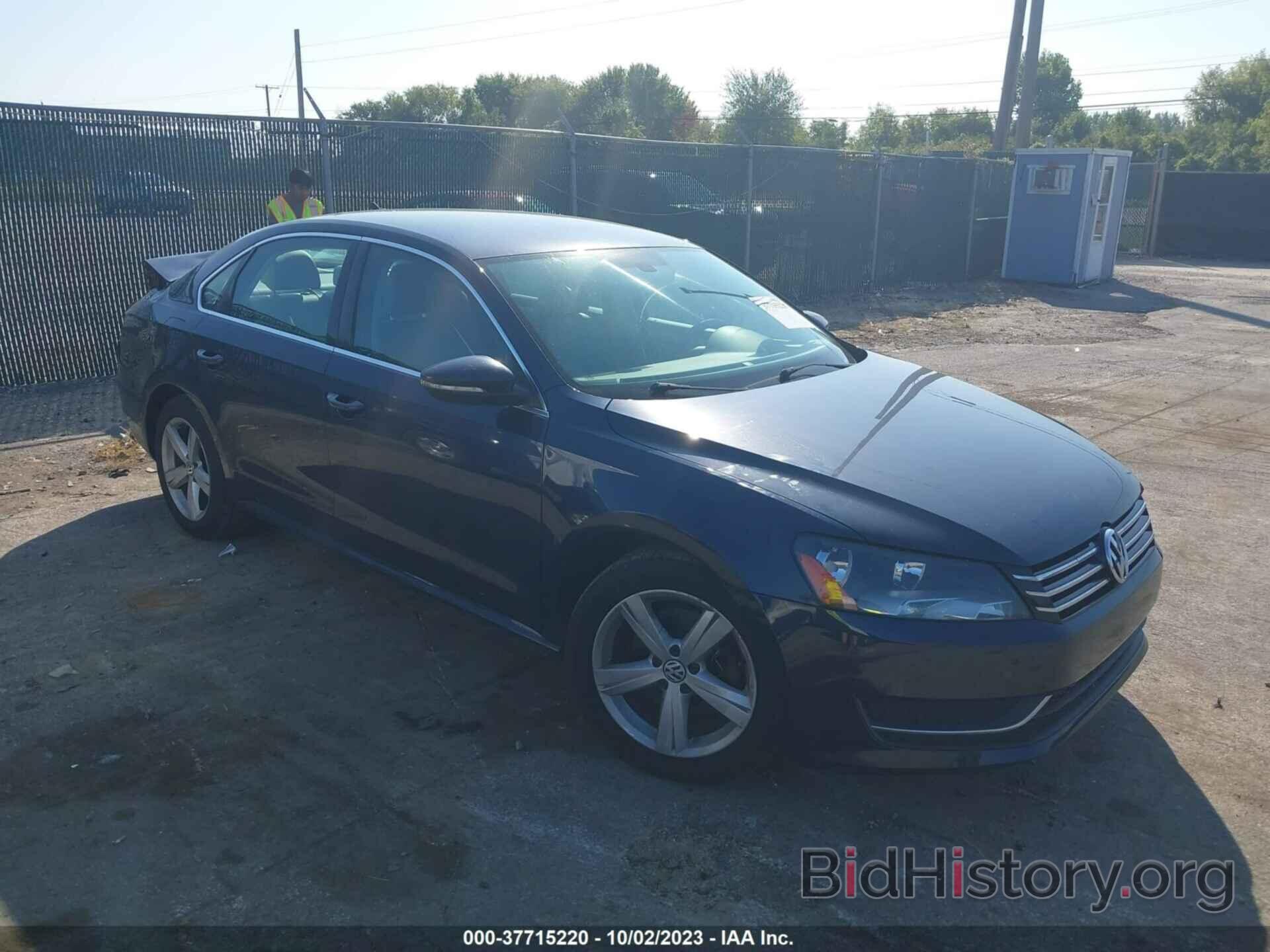 Photo 1VWBP7A33CC024556 - VOLKSWAGEN PASSAT 2012