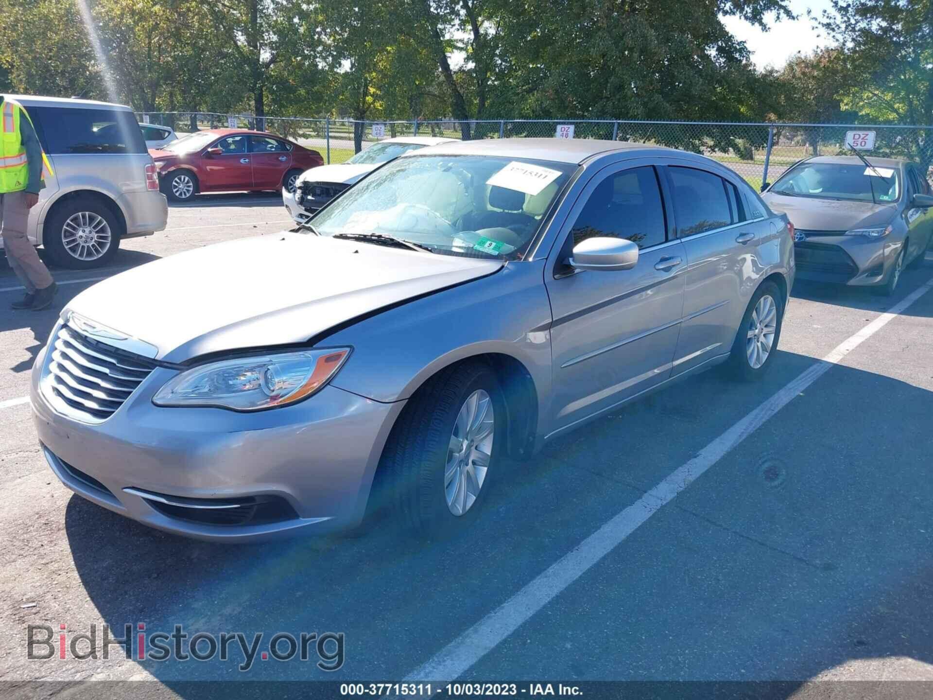 2013 CHRYSLER 200 - VIN: 1C3CCBBB3DN714815 - Photo 2