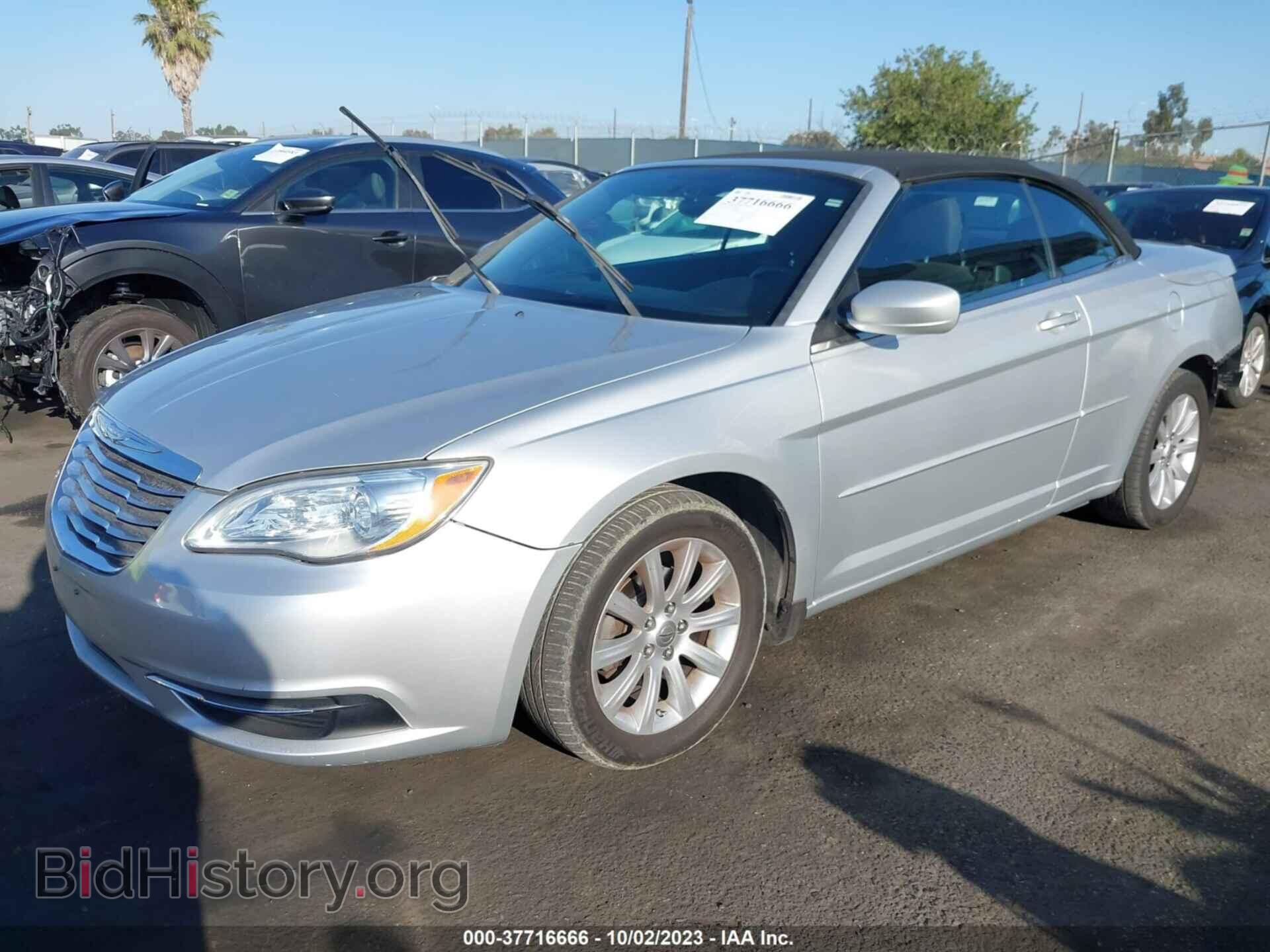 2012 CHRYSLER 200 - VIN: 1C3BCBEG8CN246114 - Фото 2