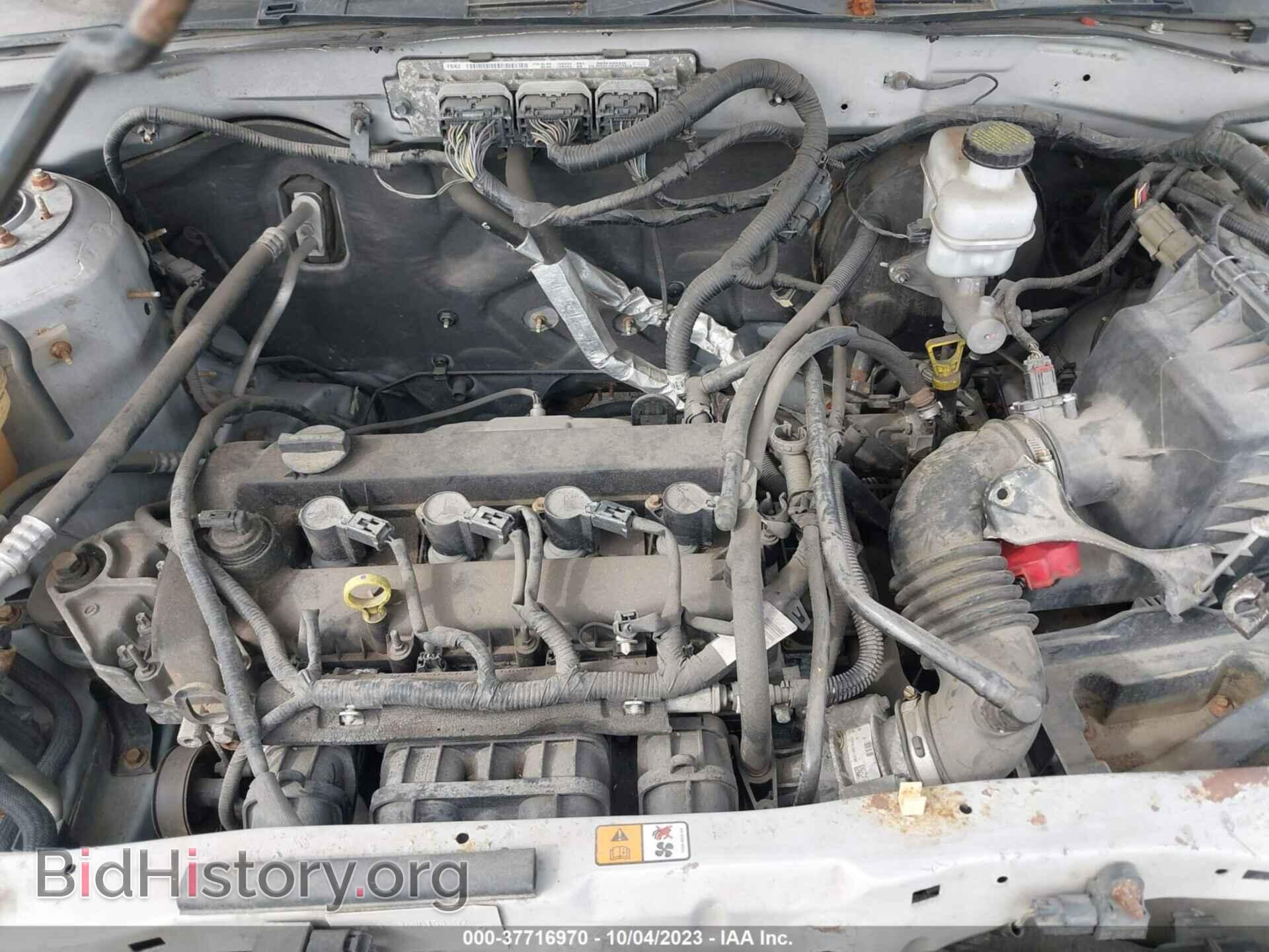 2011 FORD ESCAPE - VIN: 1FMCU0C70BKC12216 - Фото 10