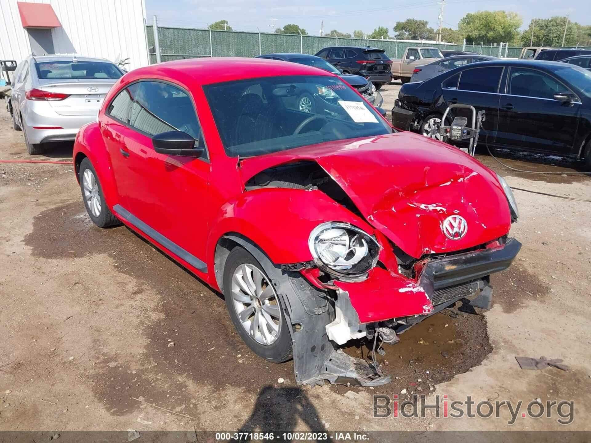 Photo 3VWFP7AT2EM627307 - VOLKSWAGEN BEETLE COUPE 2014