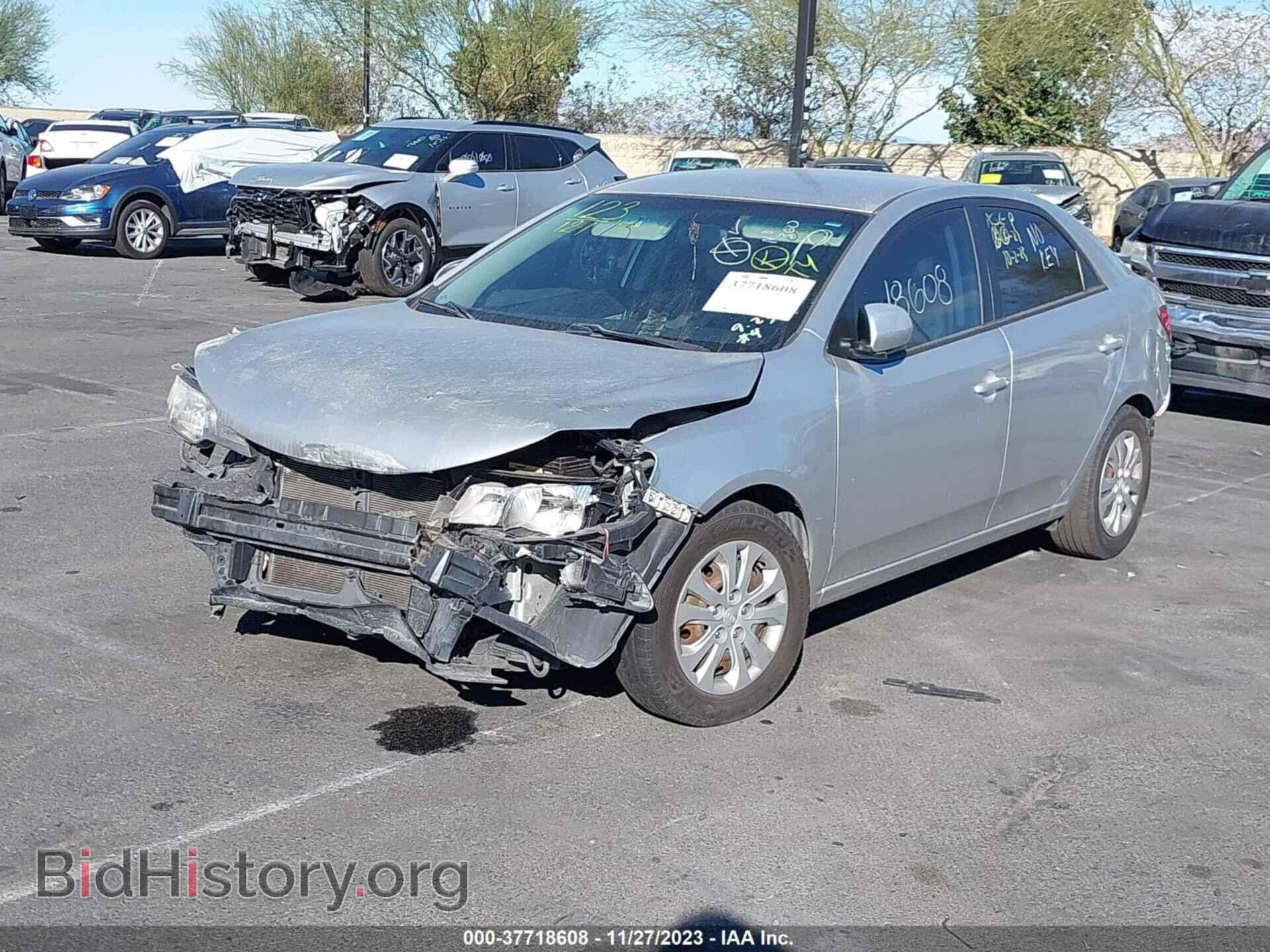 2011 KIA FORTE - VIN: KNAFT4A21B5437288 - Фото 2