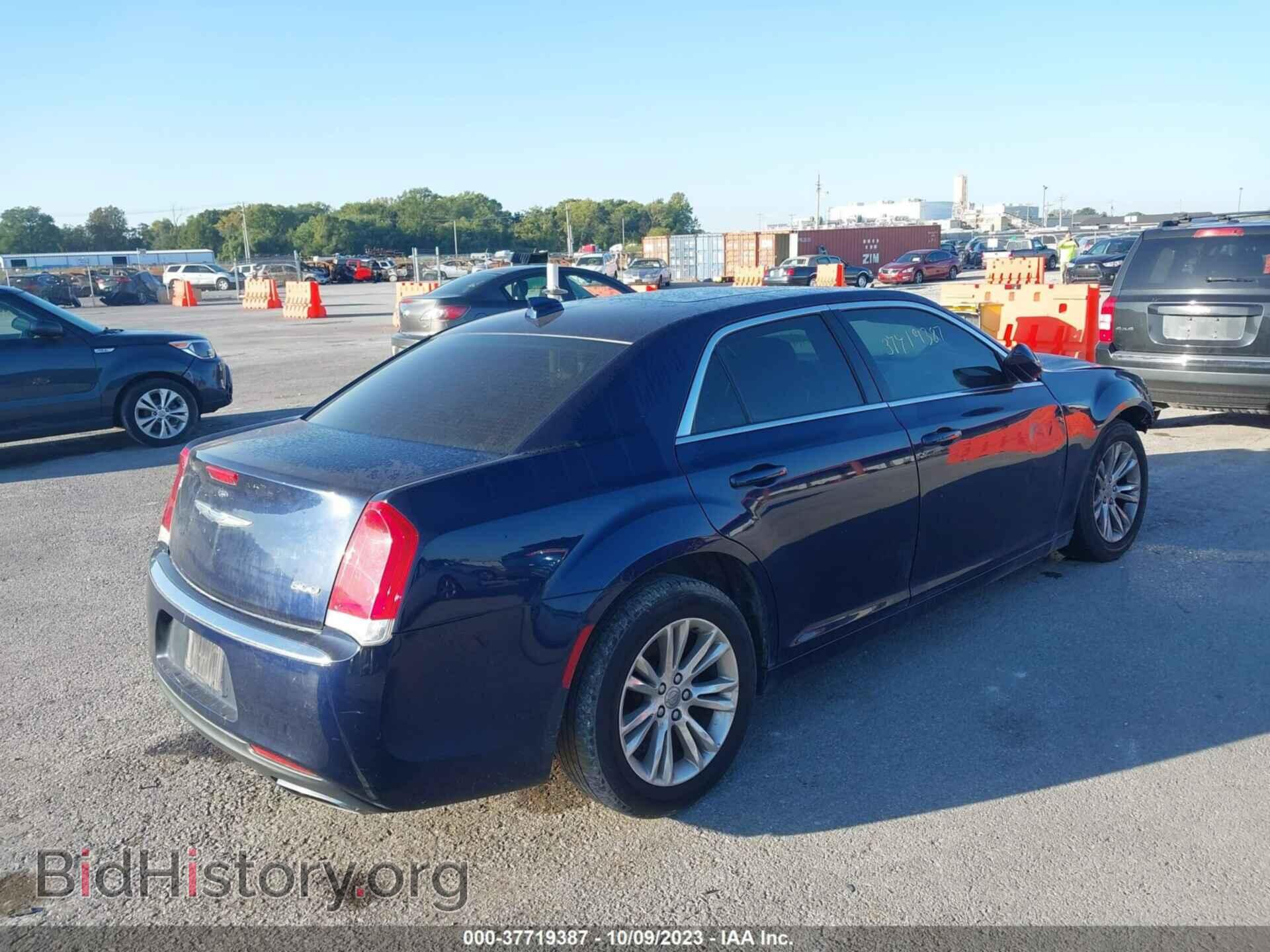2017 CHRYSLER 300 - VIN: 2C3CCAAG0HH516246 - Фото 4