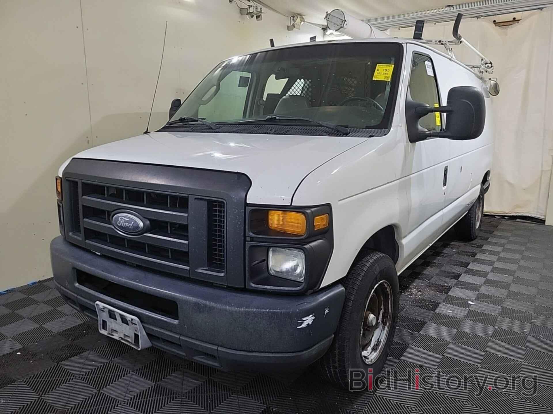 Photo 1GCWGFCA8B1175235 - CHEVROLET EXPRESS CARGO VAN 2011