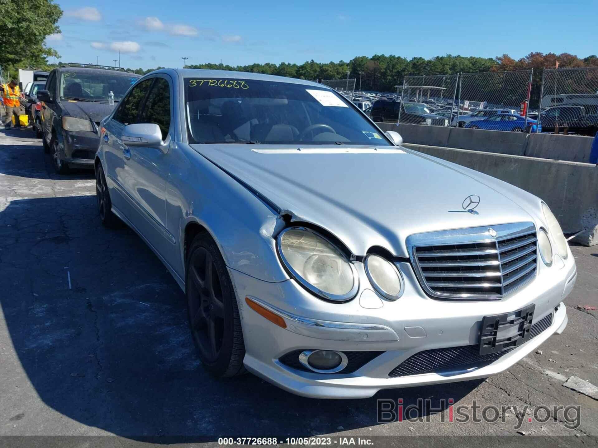 Photo WDBUF56X29B423230 - MERCEDES-BENZ E-CLASS 2009