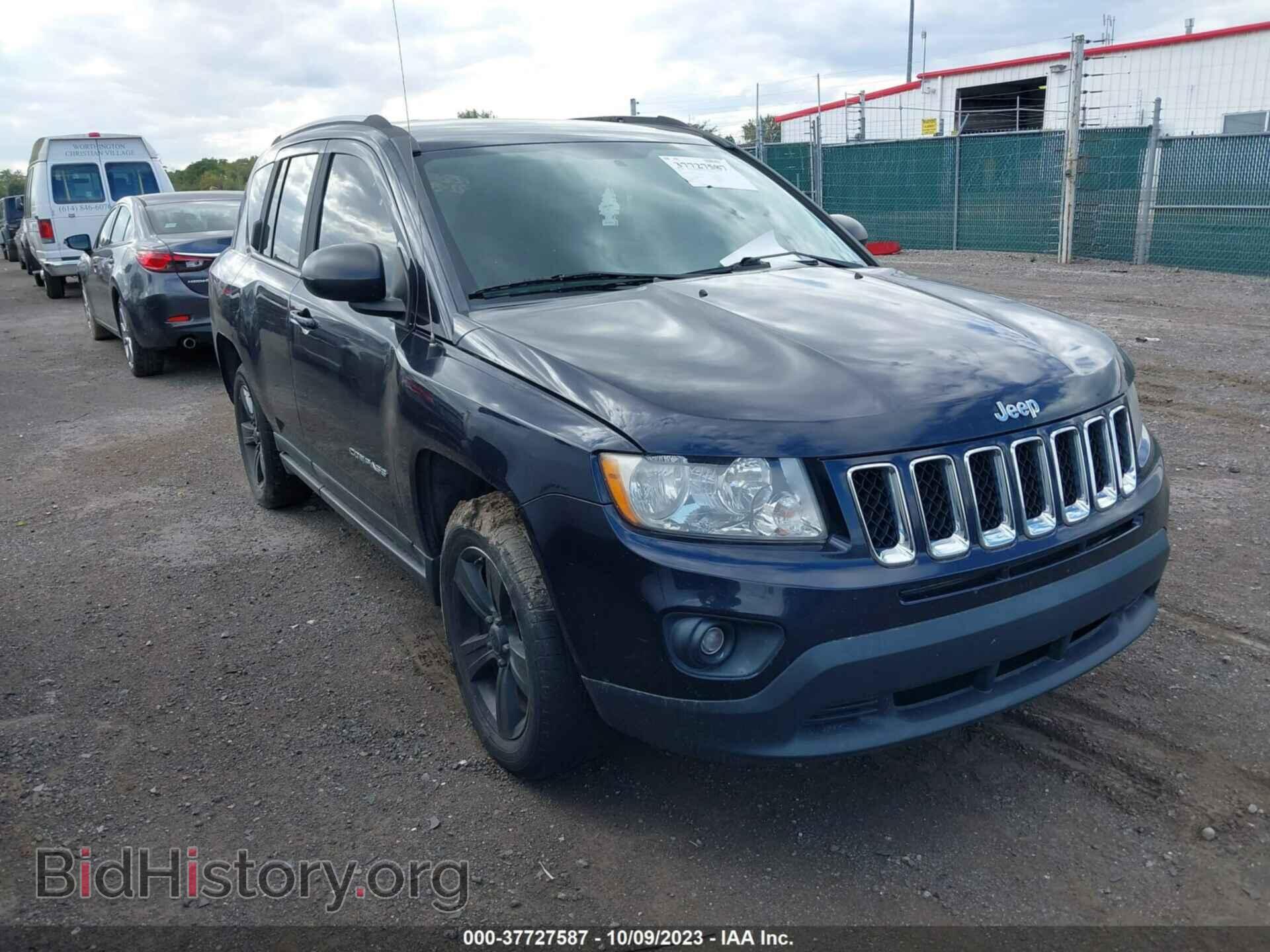 Photo 1J4NT1FA0BD176622 - JEEP COMPASS 2011