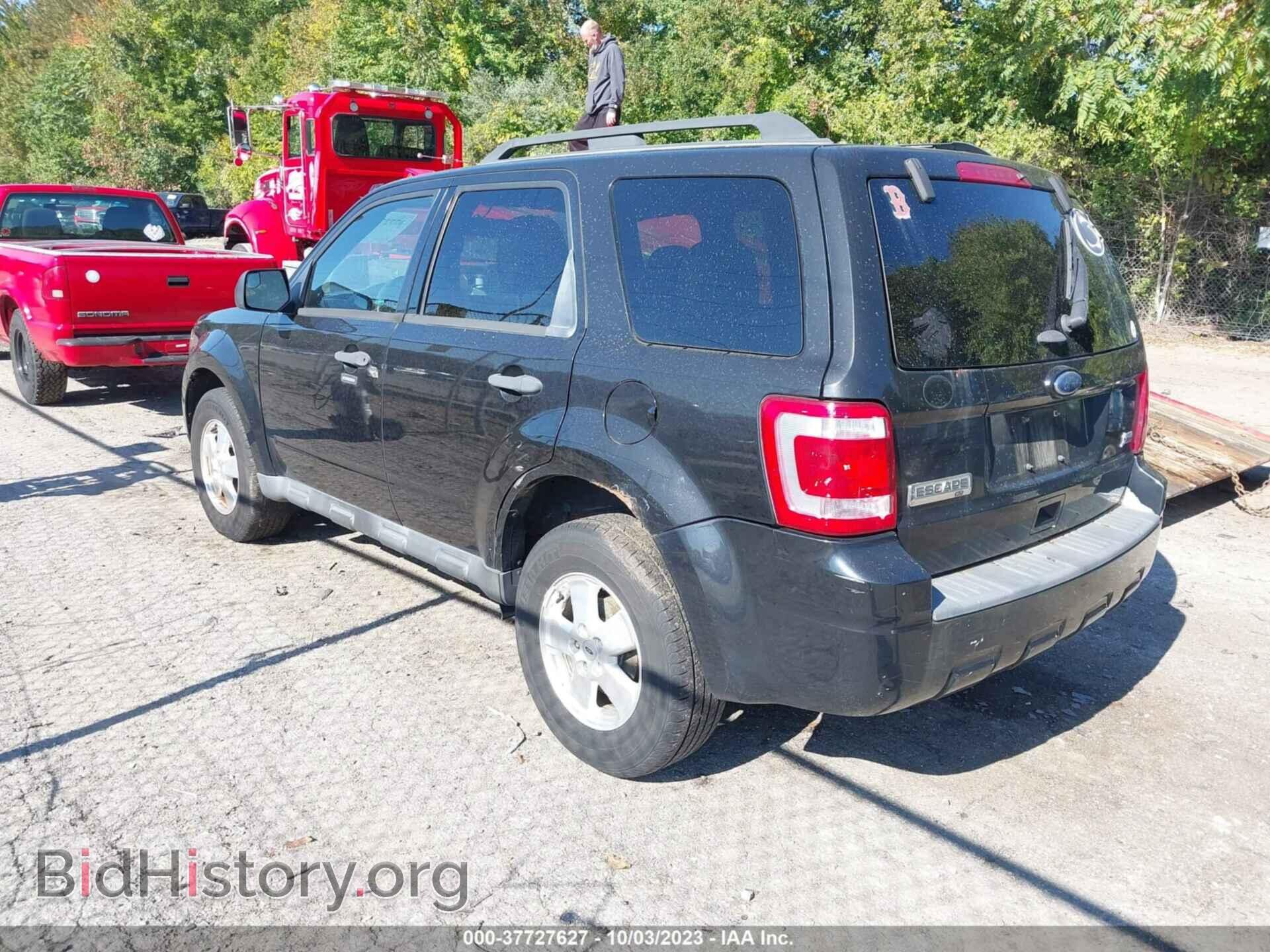 2011 FORD ESCAPE - VIN: 1FMCU9DG8BKA97318 - Фото 3