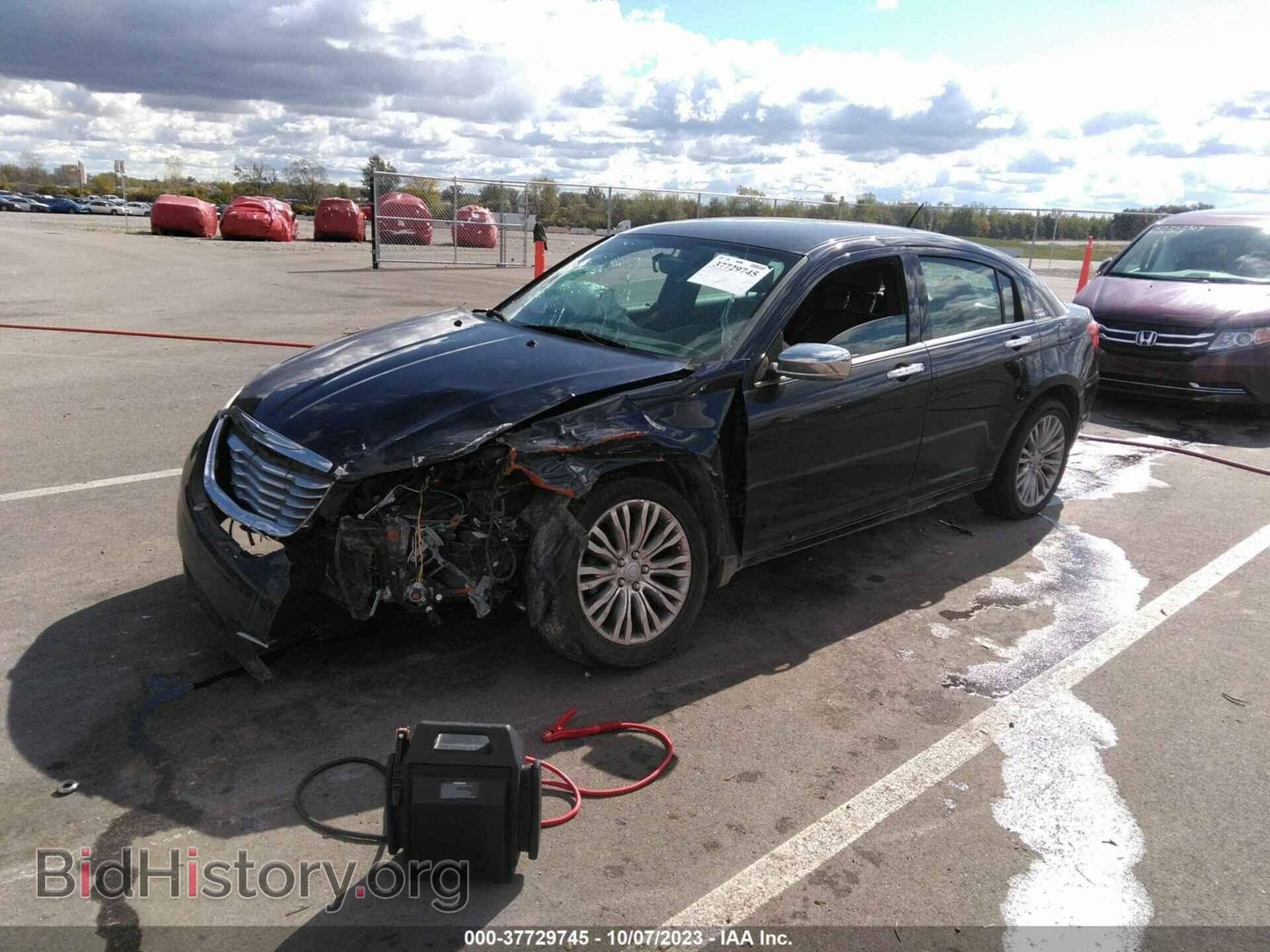 2012 CHRYSLER 200 - VIN: 1C3CCBCB0CN257846 - Фото 2
