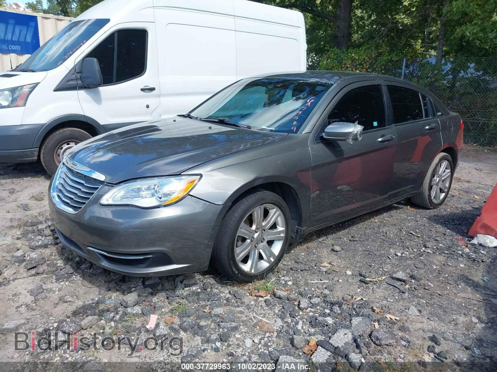 2013 CHRYSLER 200 - VIN: 1C3CCBBB0DN695589 - Photo 2