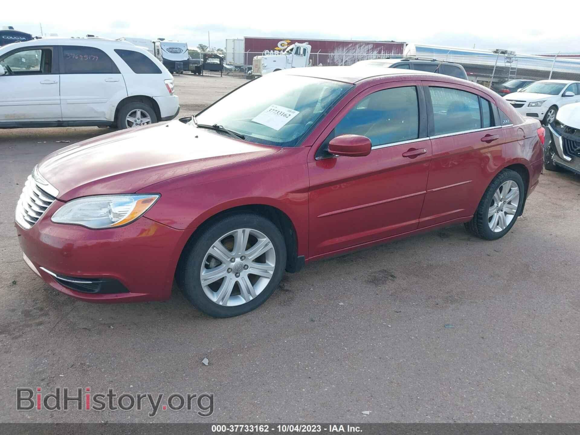 2012 CHRYSLER 200 - VIN: 1C3CCBBG1CN228563 - Фото 2