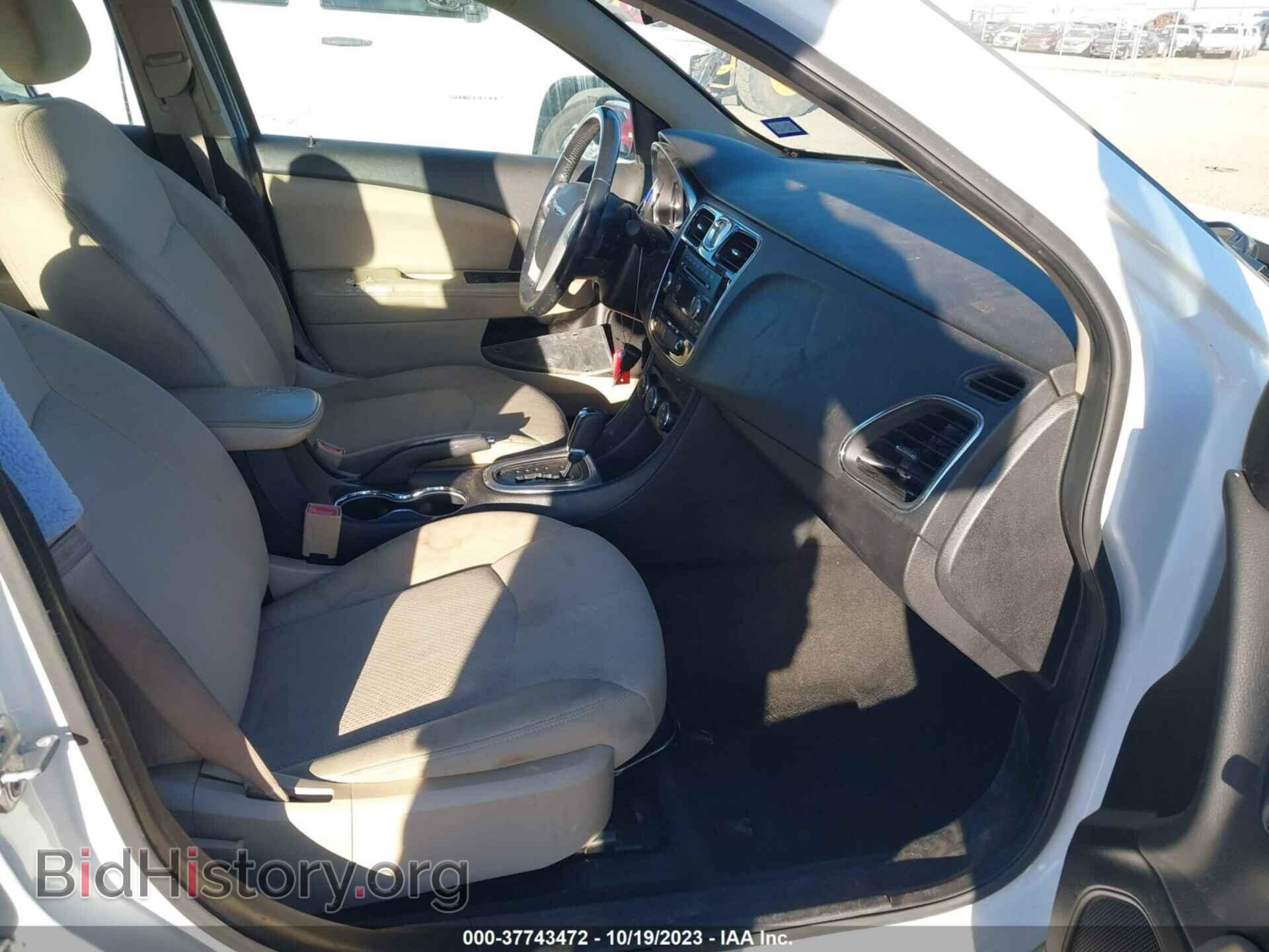 2012 CHRYSLER 200 - VIN: 1C3CCBBG2CN329241 - Фото 5